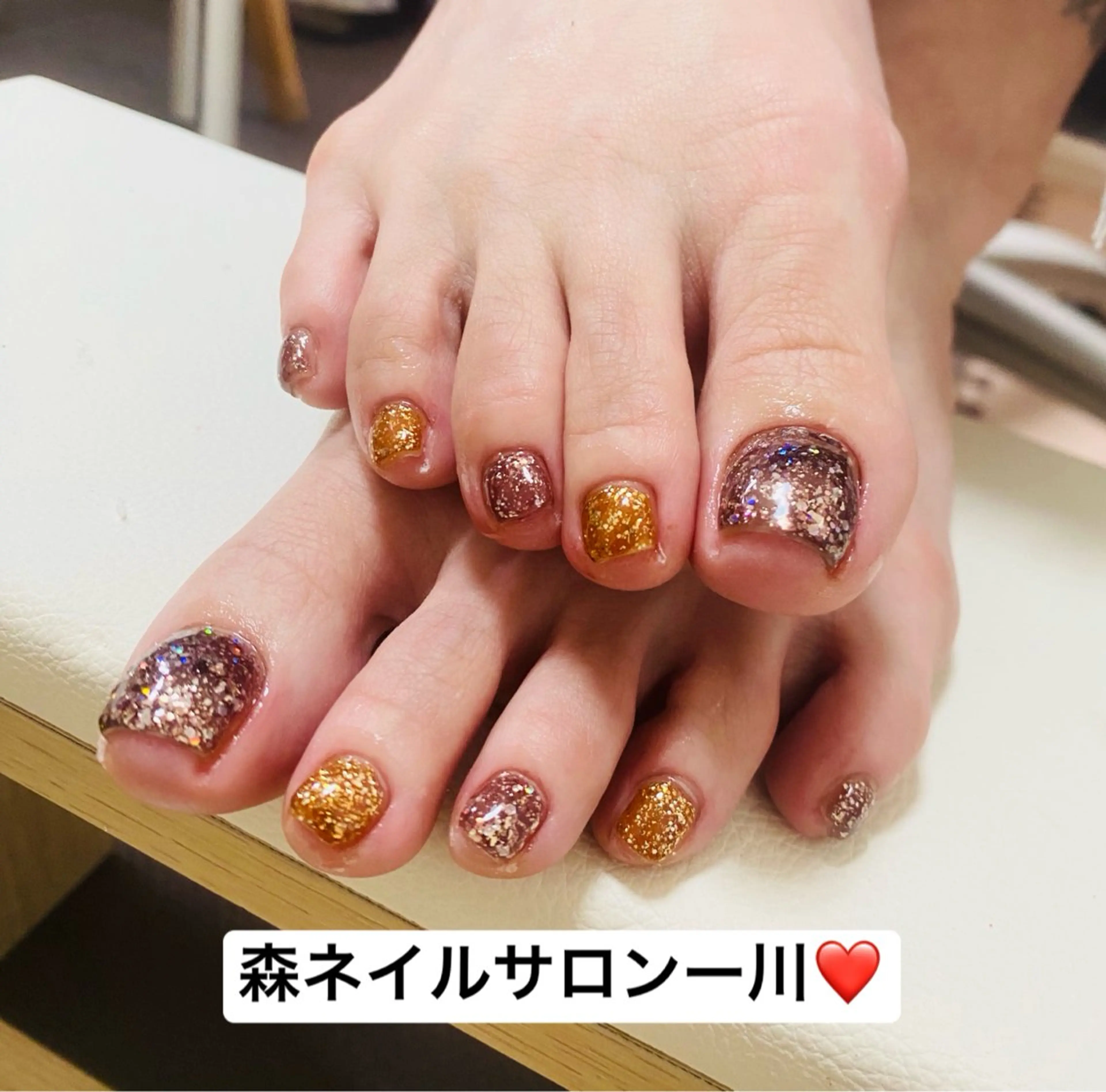 シンプルフットネイルラメグラ「2色可能」「オフ込み」の写真