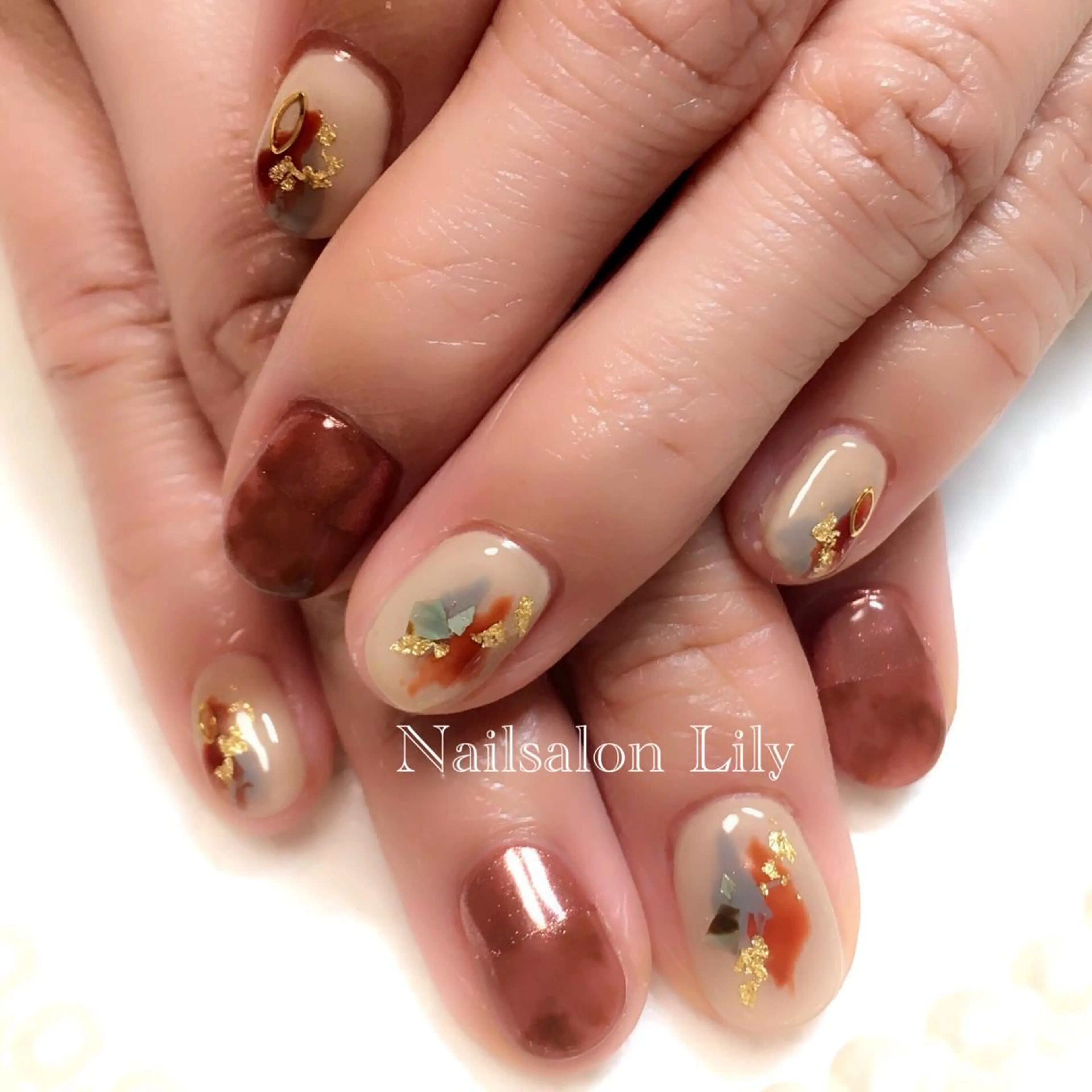 ネイル ミラーネイル ニュアンスネイル Nailsalon Lilyのネイルデザイン