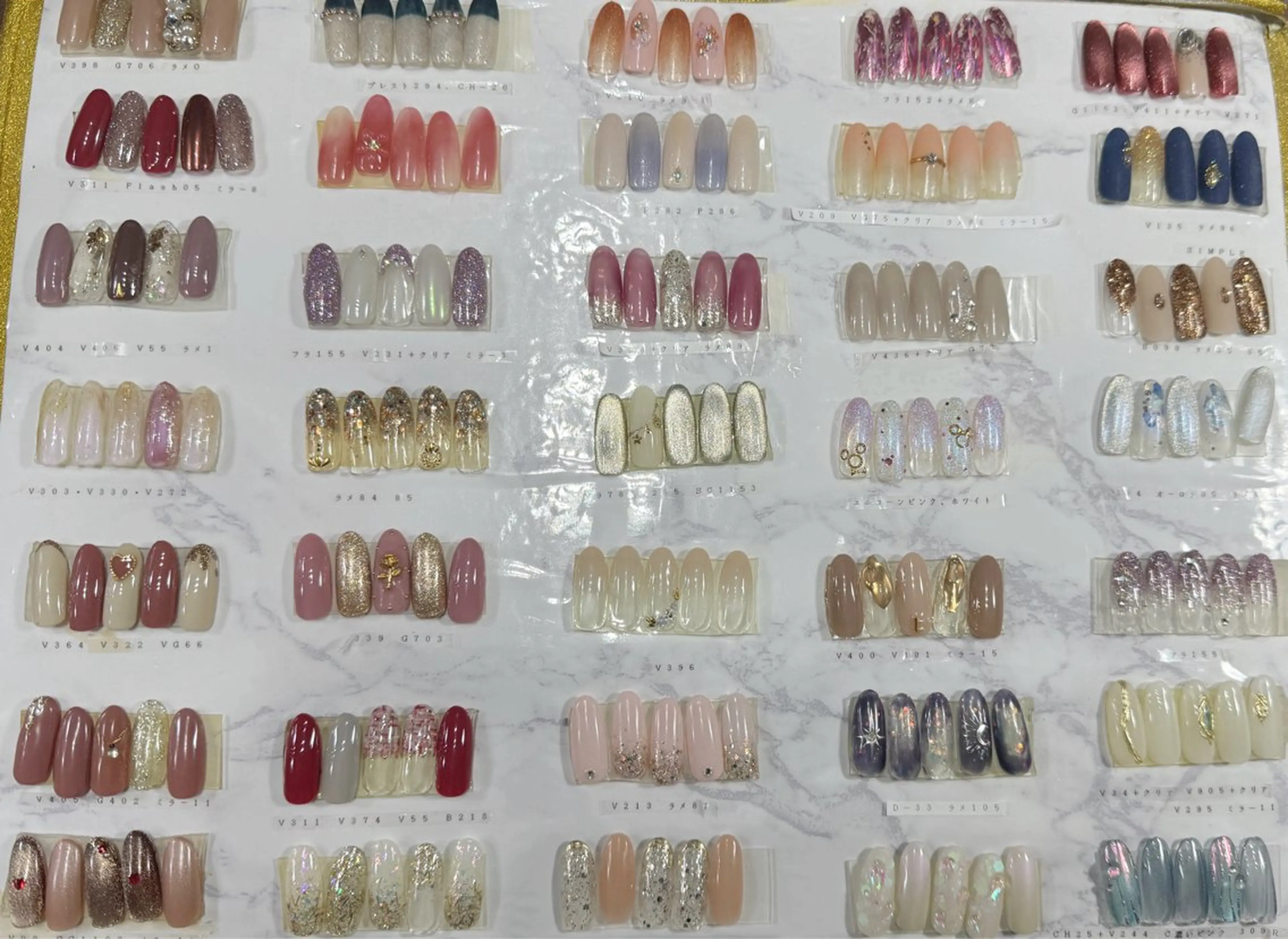 秋大人気なシンプル定額ネイル💅🎀オフなしの写真