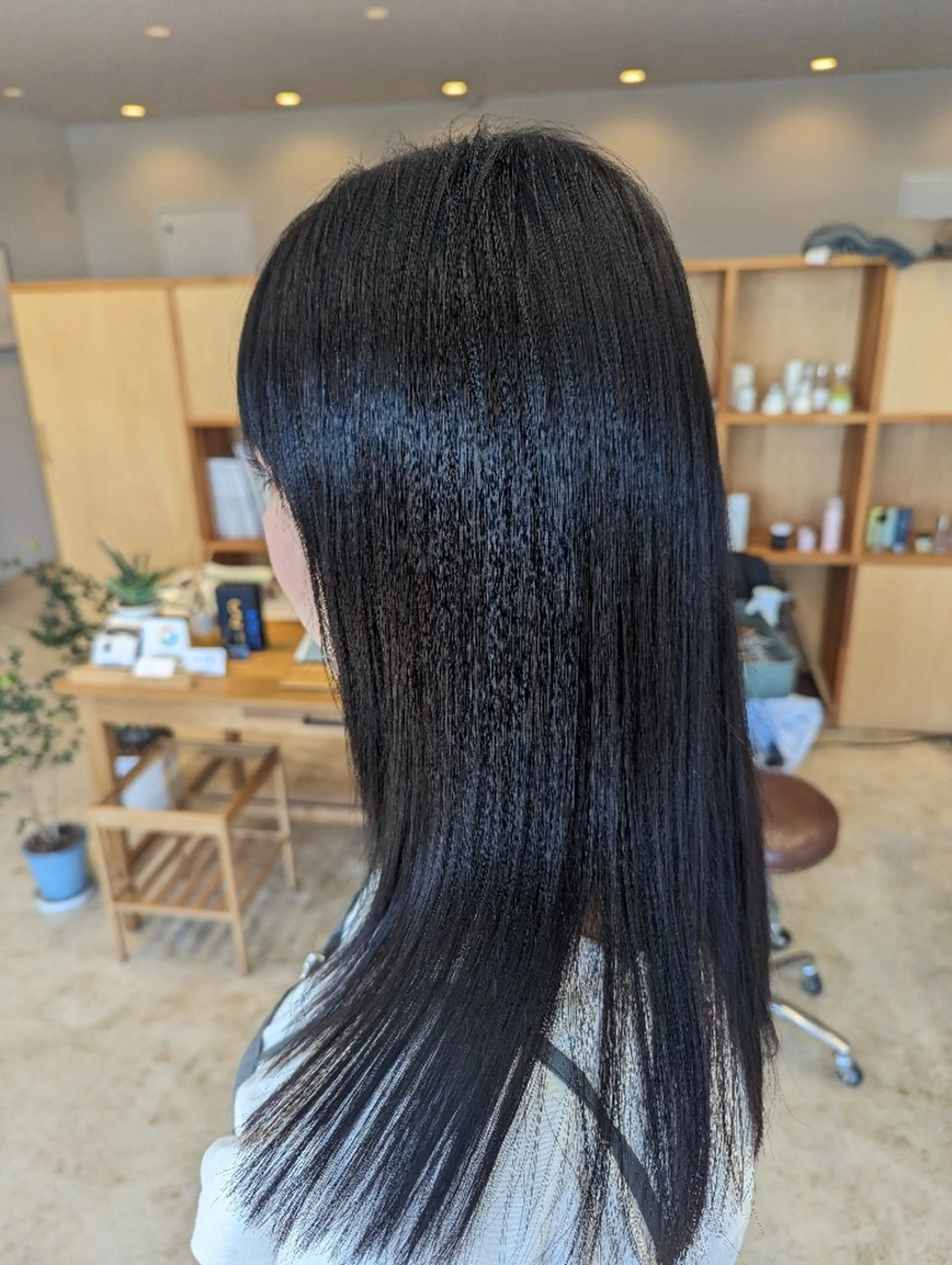 セミロング カラー トリートメント 酸性ストレート EEN(エン)所属・林 直紀のヘアスタイル