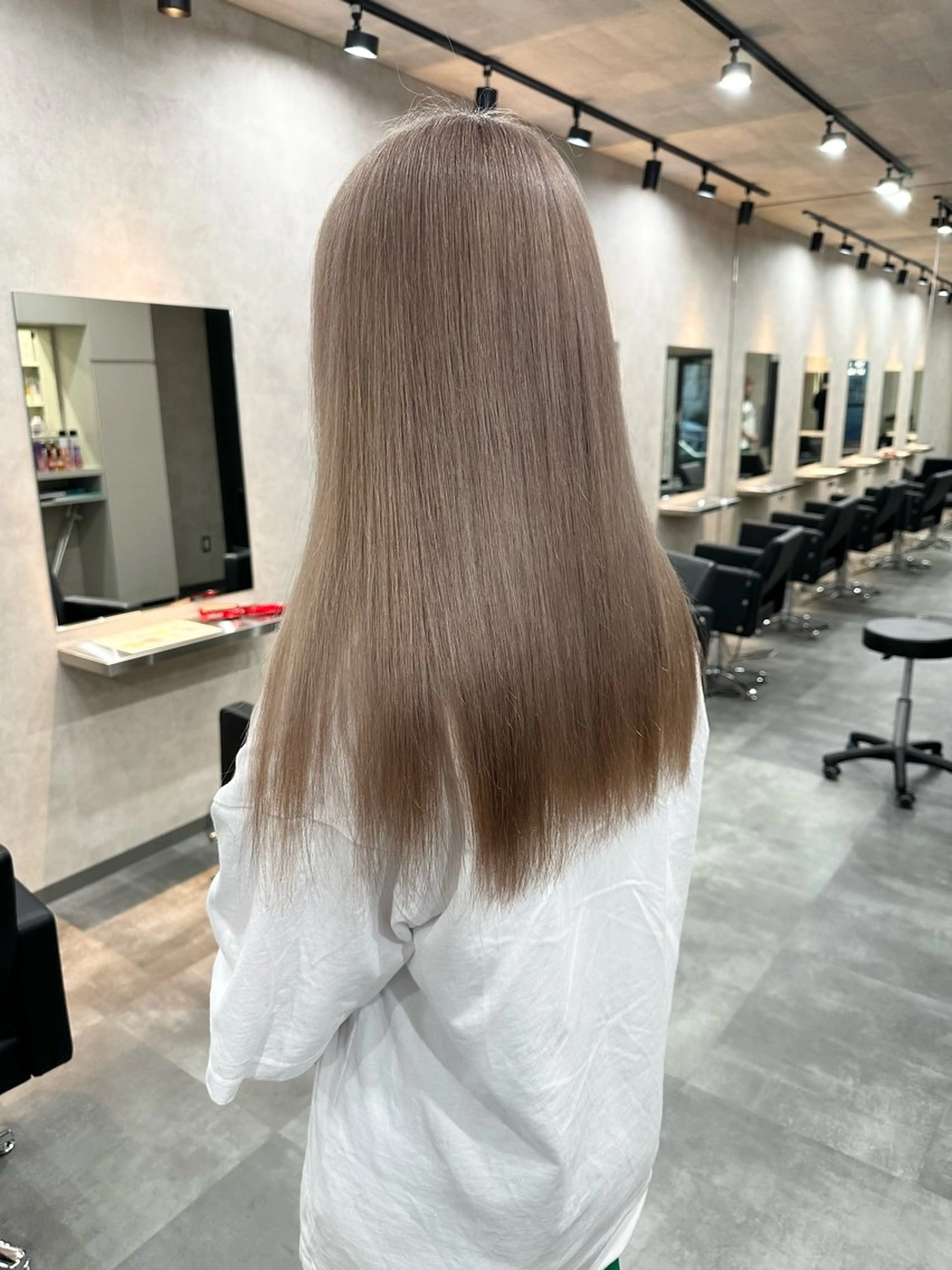 ロング カラー ヘアアレンジ ブリーチ JILL by charme所属・小山/透明感カラー/ レイヤー/中茎涼太のヘアスタイル