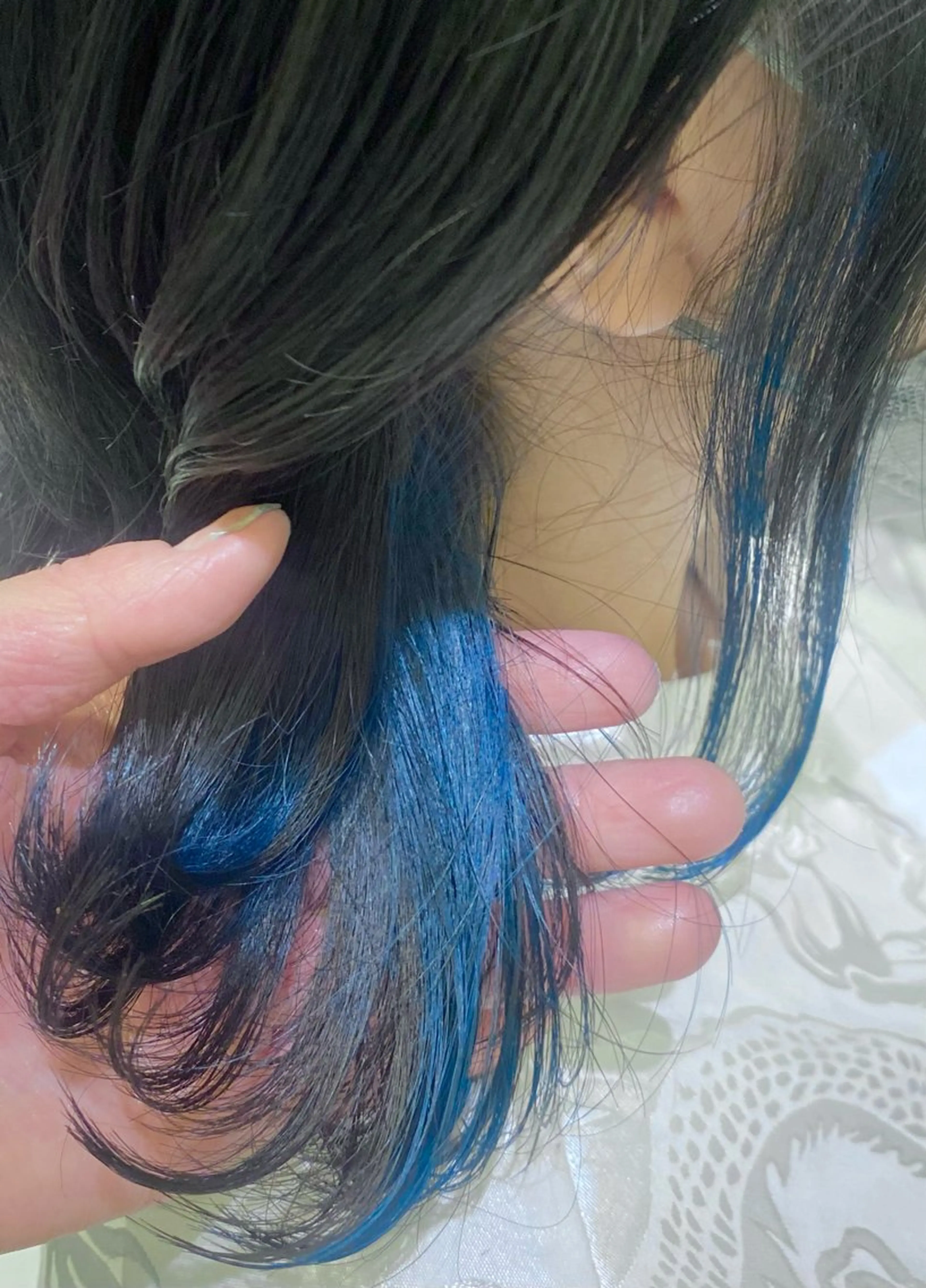 ミディアム カラー 古川 琴美のヘアスタイル