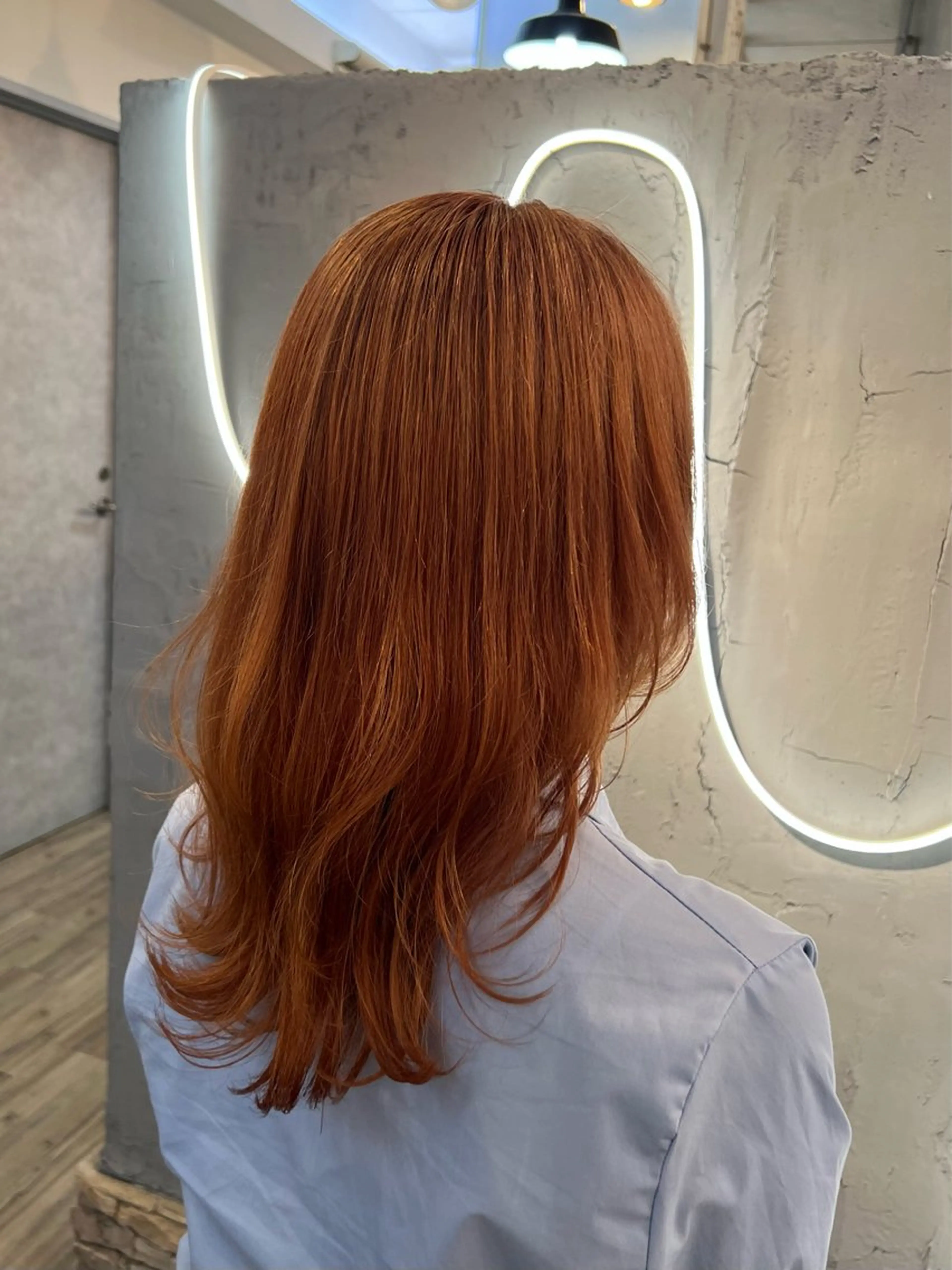 ミディアム カラー 透明感カラー オレンジ レイヤーカット カット ヘアカラー トリートメント いぐちしょうた🫧 VISAGEbaskのヘアスタイル