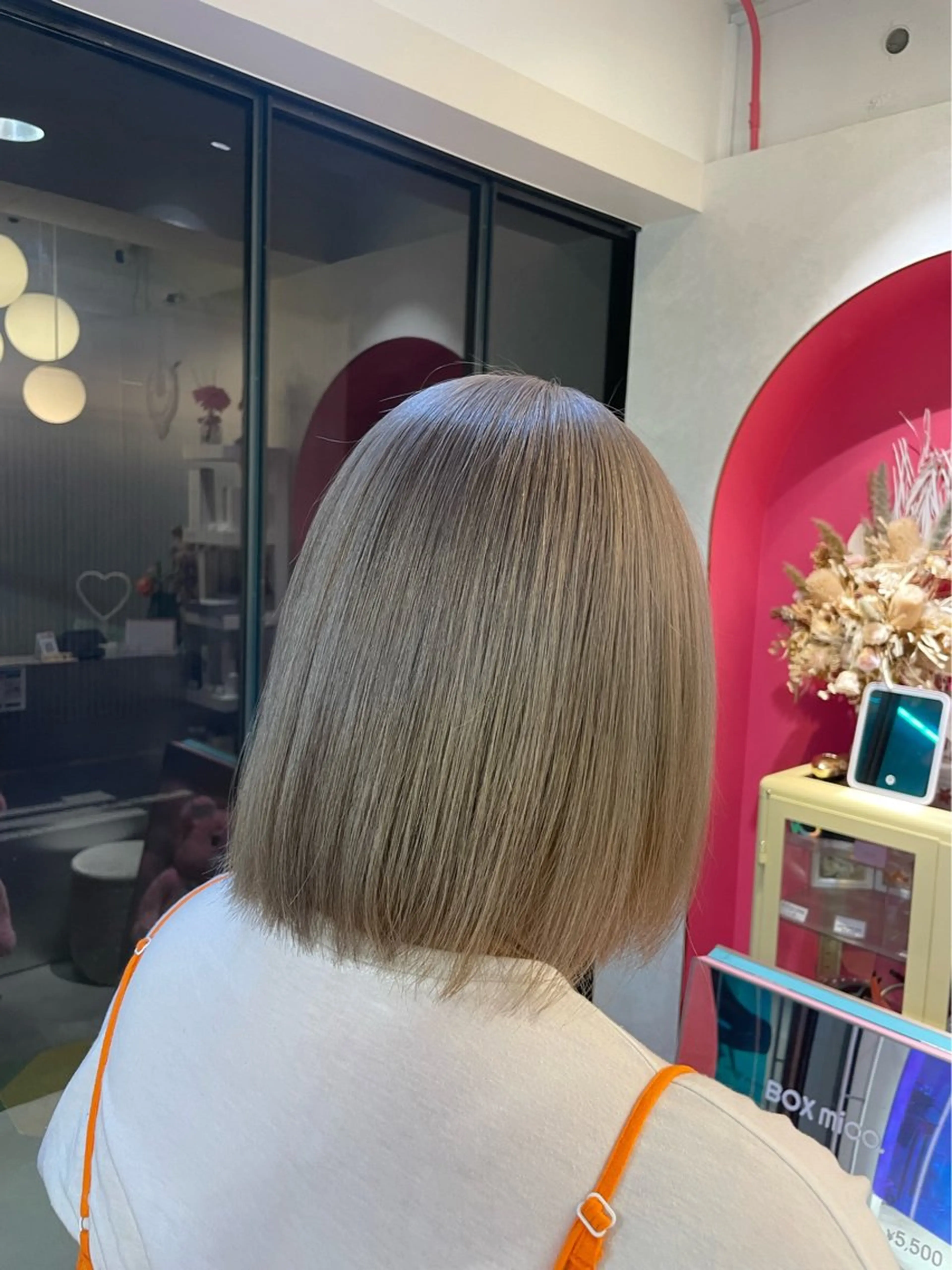 ミディアム カラー グレージュ 安井まゆ _Box mico.のヘアスタイル