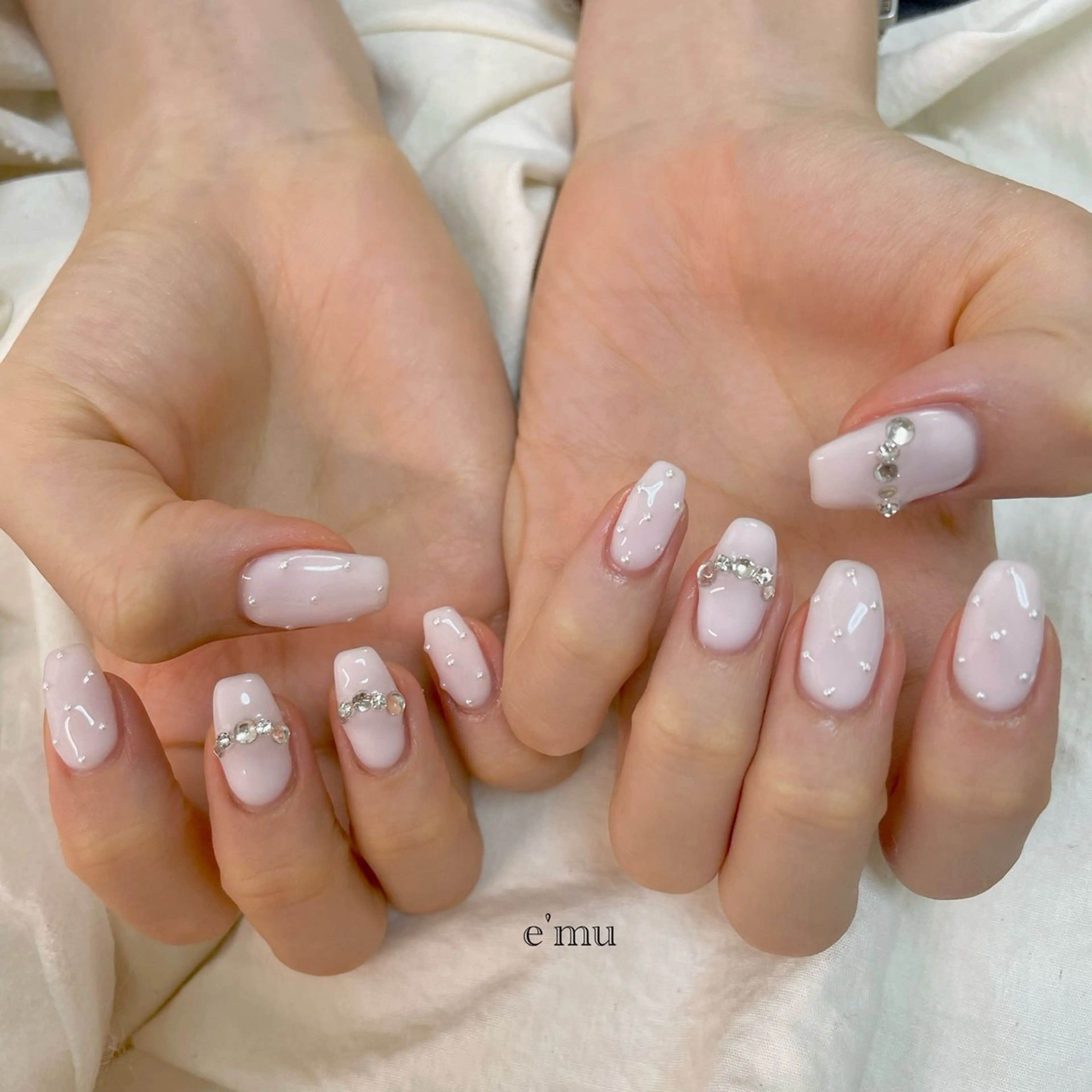 ネイル ガーリー ハンドネイル nail salon e'mu💐のネイルデザイン