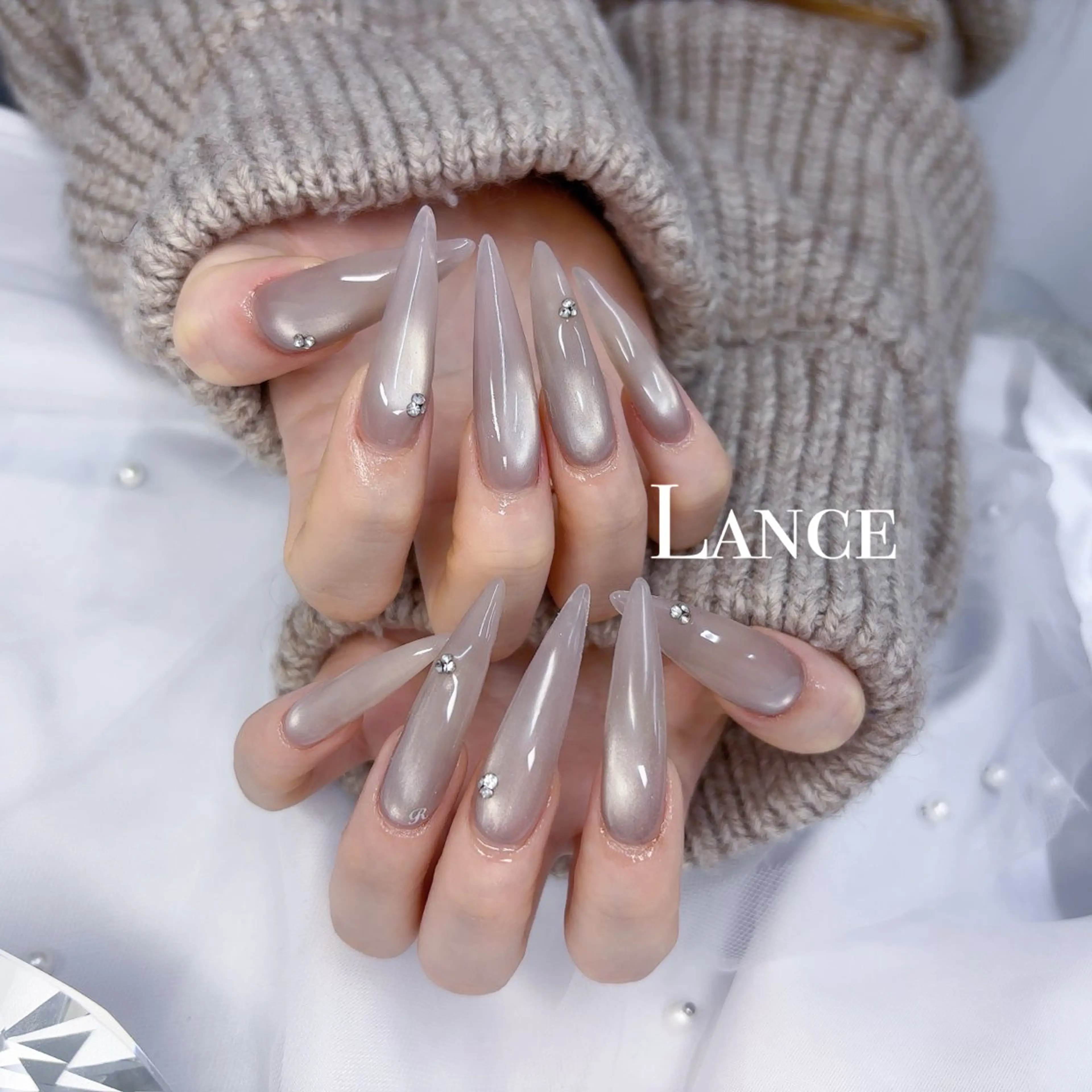 ネイル オーロラネイル ドット フットネイル 氷ネイル・うるうるネイル キラキラネイル ハンドネイル Lance nailのネイルデザイン