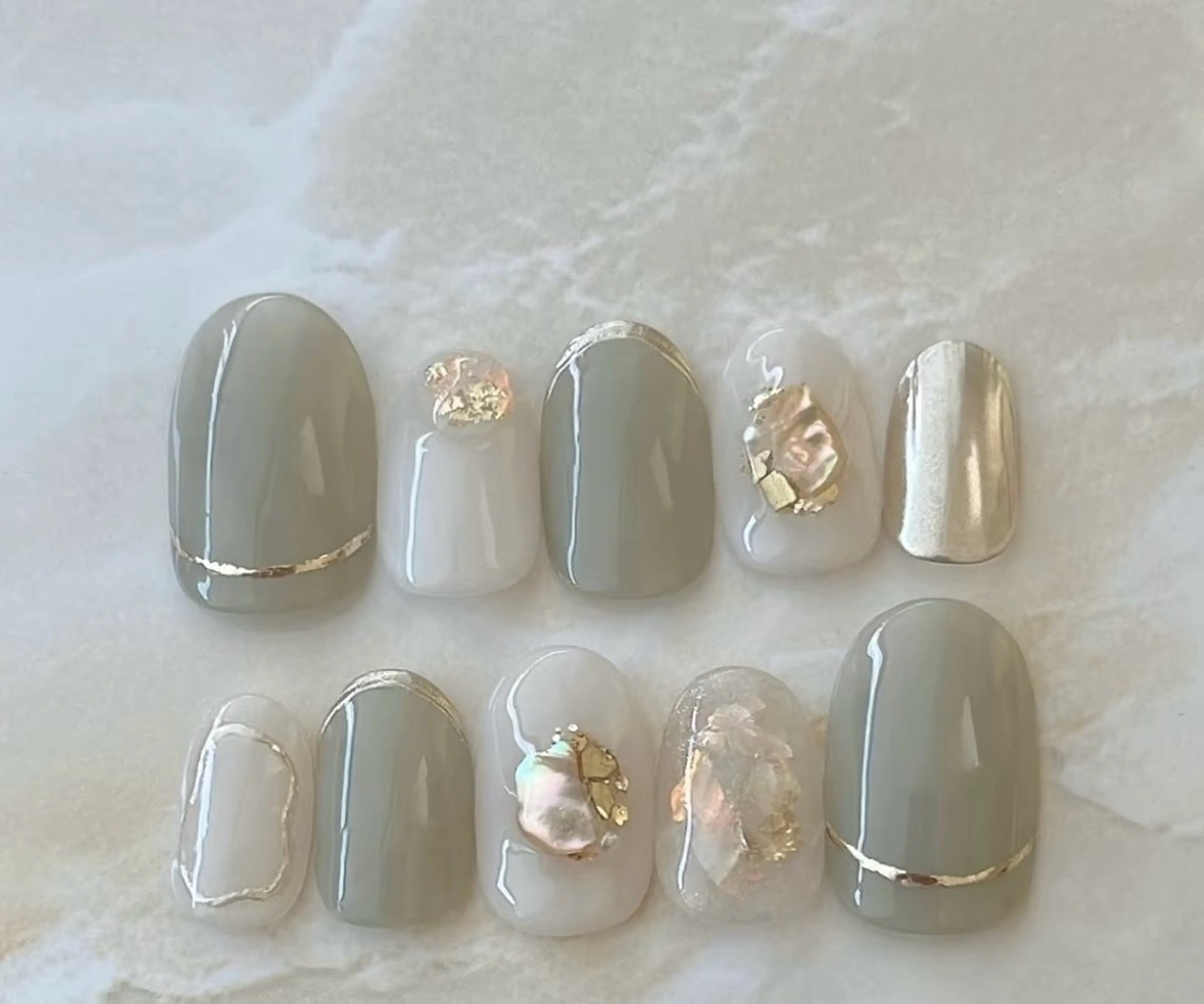 ネイル キラキラネイル ニュアンスネイル シンプルネイル ストーンネイル Pretty J nail salon（長さ出し専門店）所属・Pretty J （長さ出し専門店）のネイルデザイン