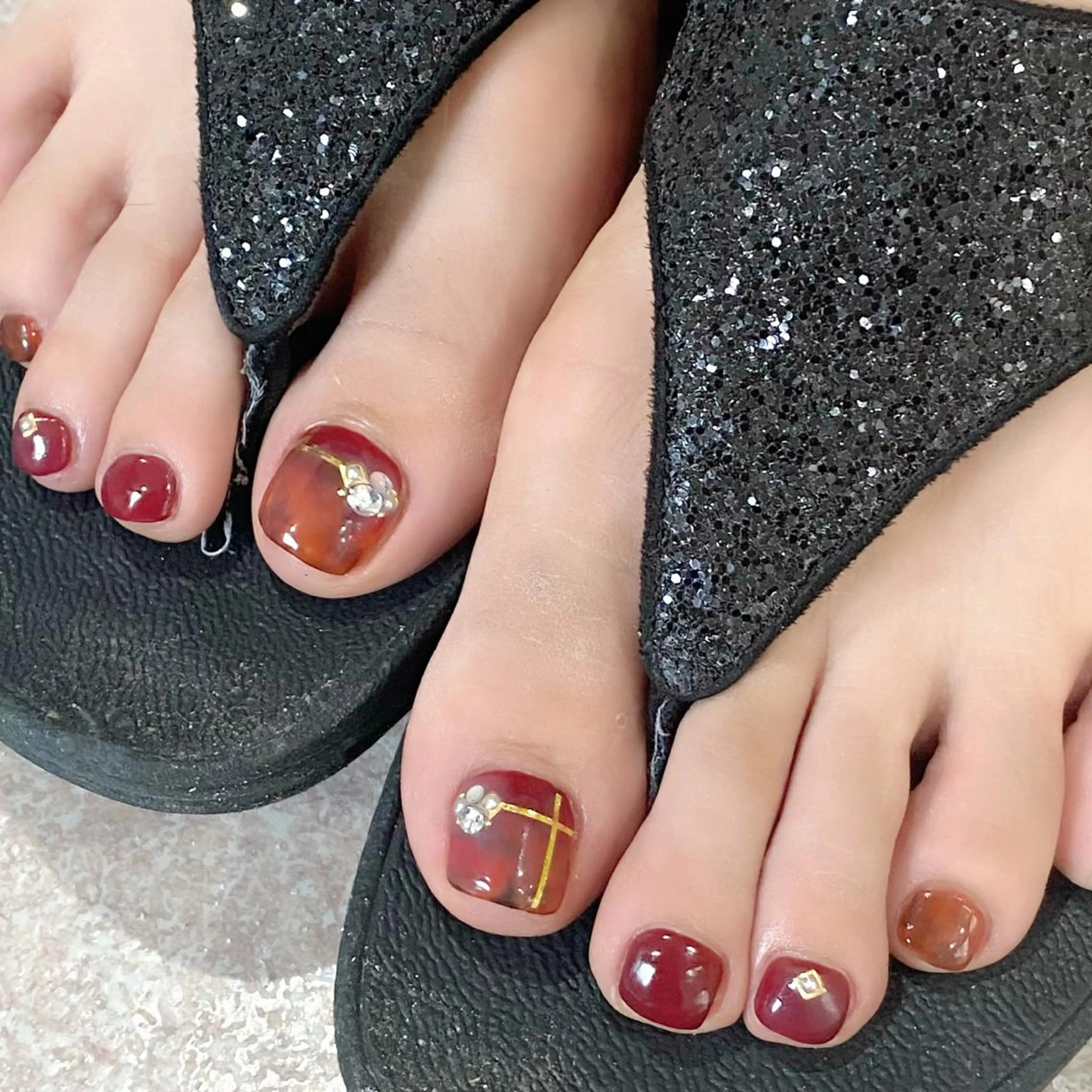 ショート カラー パーマ ヘアアレンジ メンズ キッズ ネイル マツエク・マツパ ボルドーカラー ボルドー フットネイル フットネイル Salon Ｋのネイルデザイン