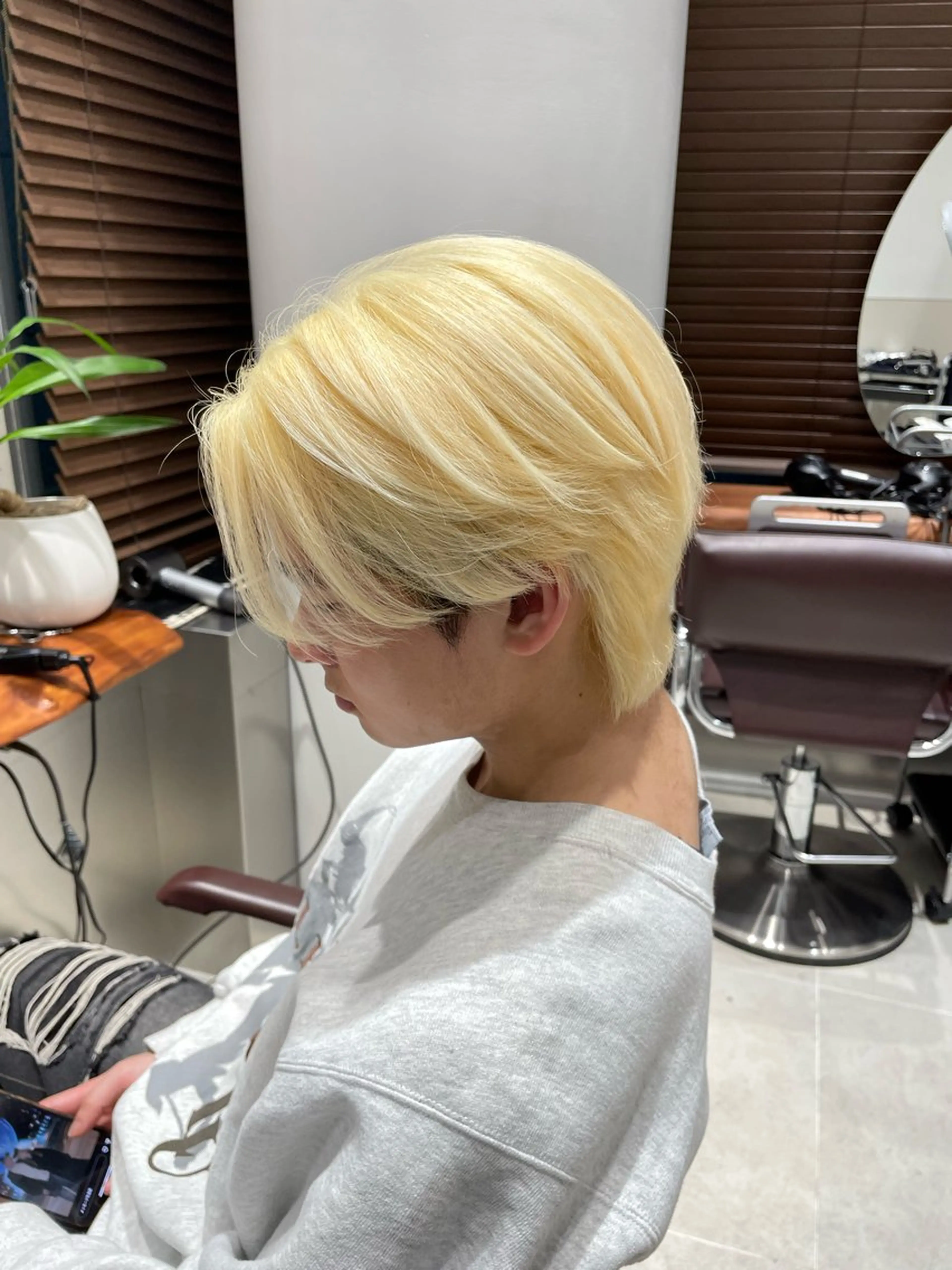 カラー 池谷 玲哉のヘアスタイル