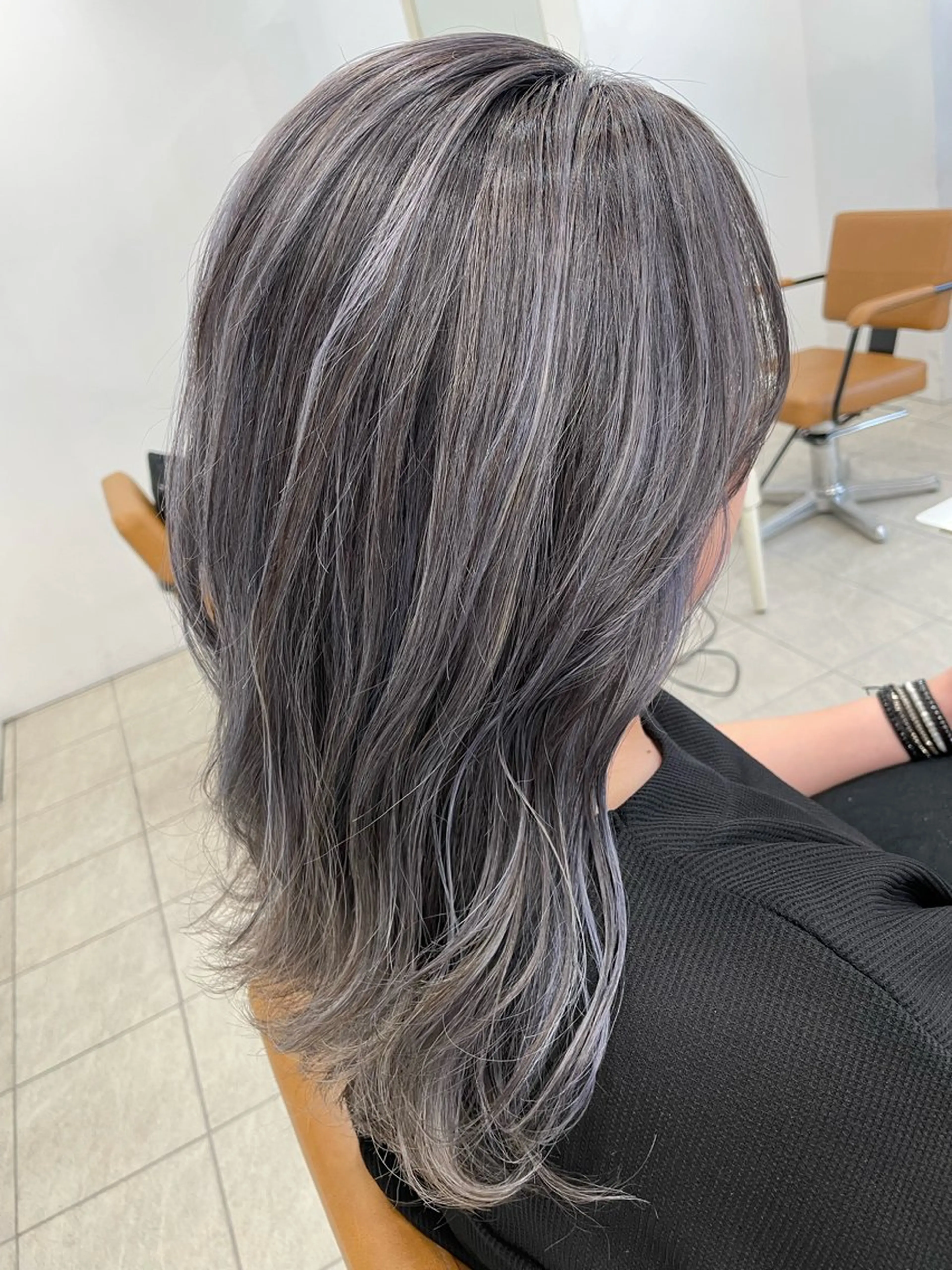 カラー ○HITOMI ○のヘアスタイル