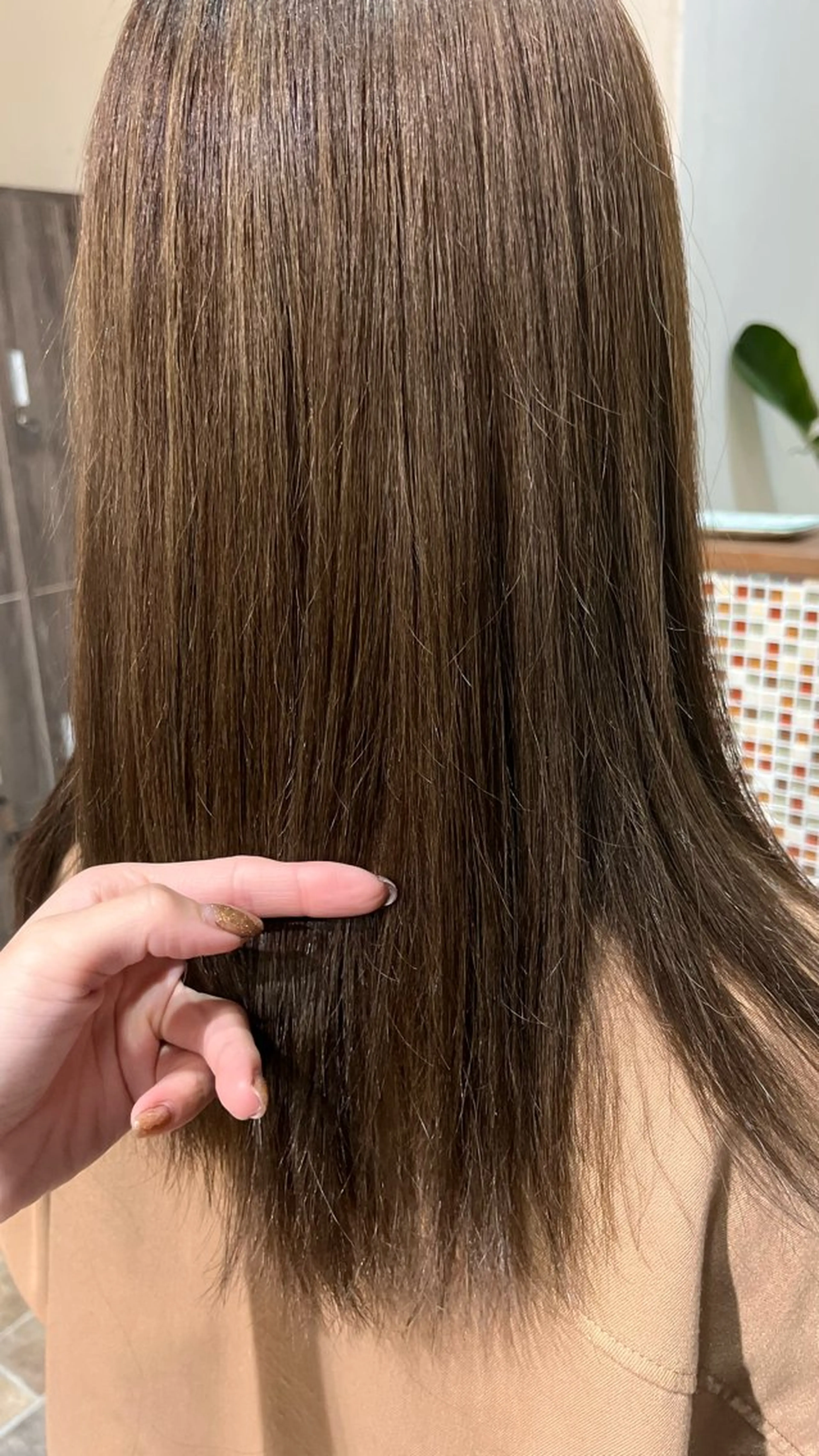 カラー ブラウンカラー 礒谷 夏帆のヘアスタイル