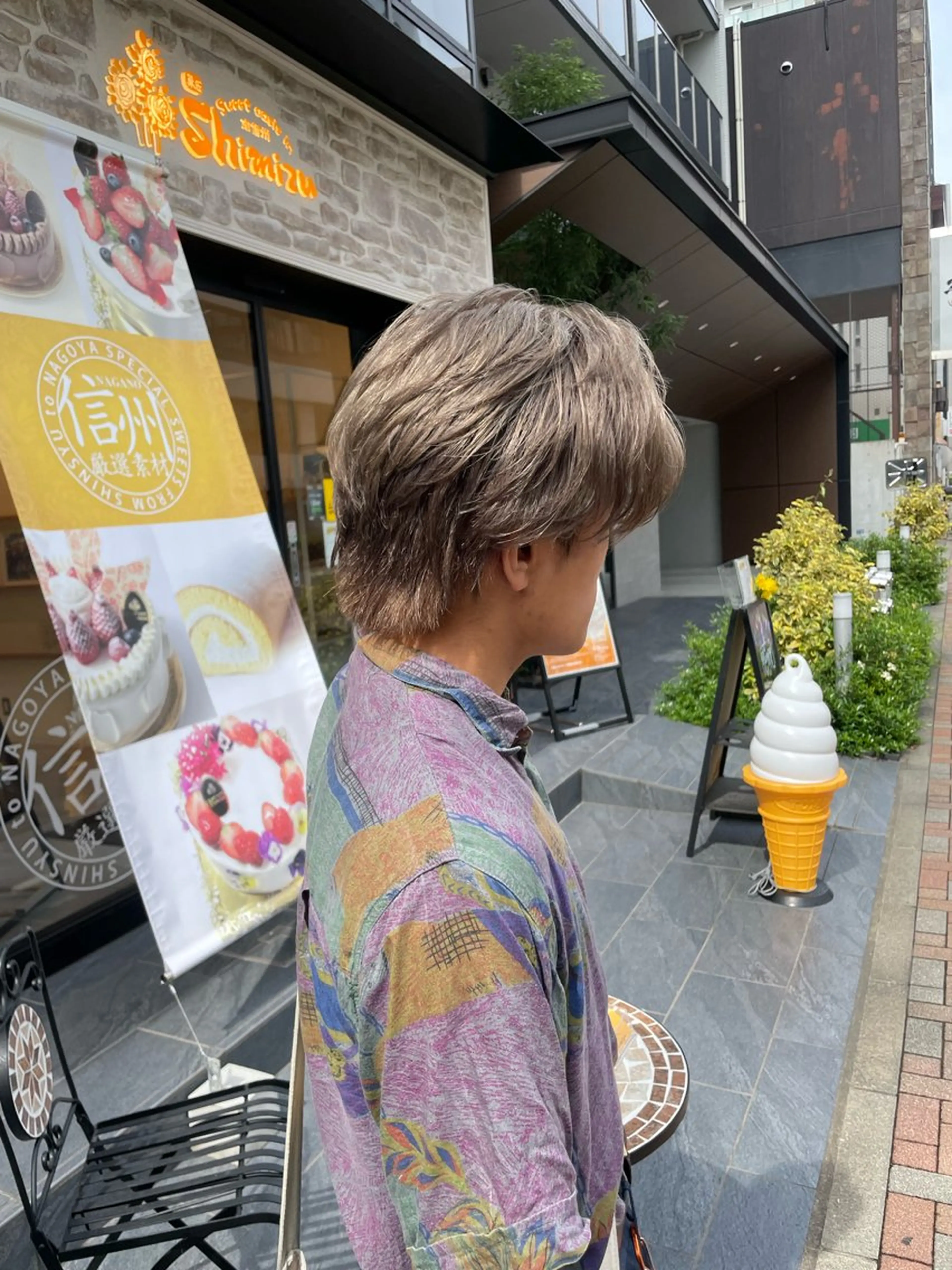 カラー メンズ メンズブリーチ ベージュカラー ブリーチ ブロンド カット A/LEE所属・久保田 千尋のヘアスタイル