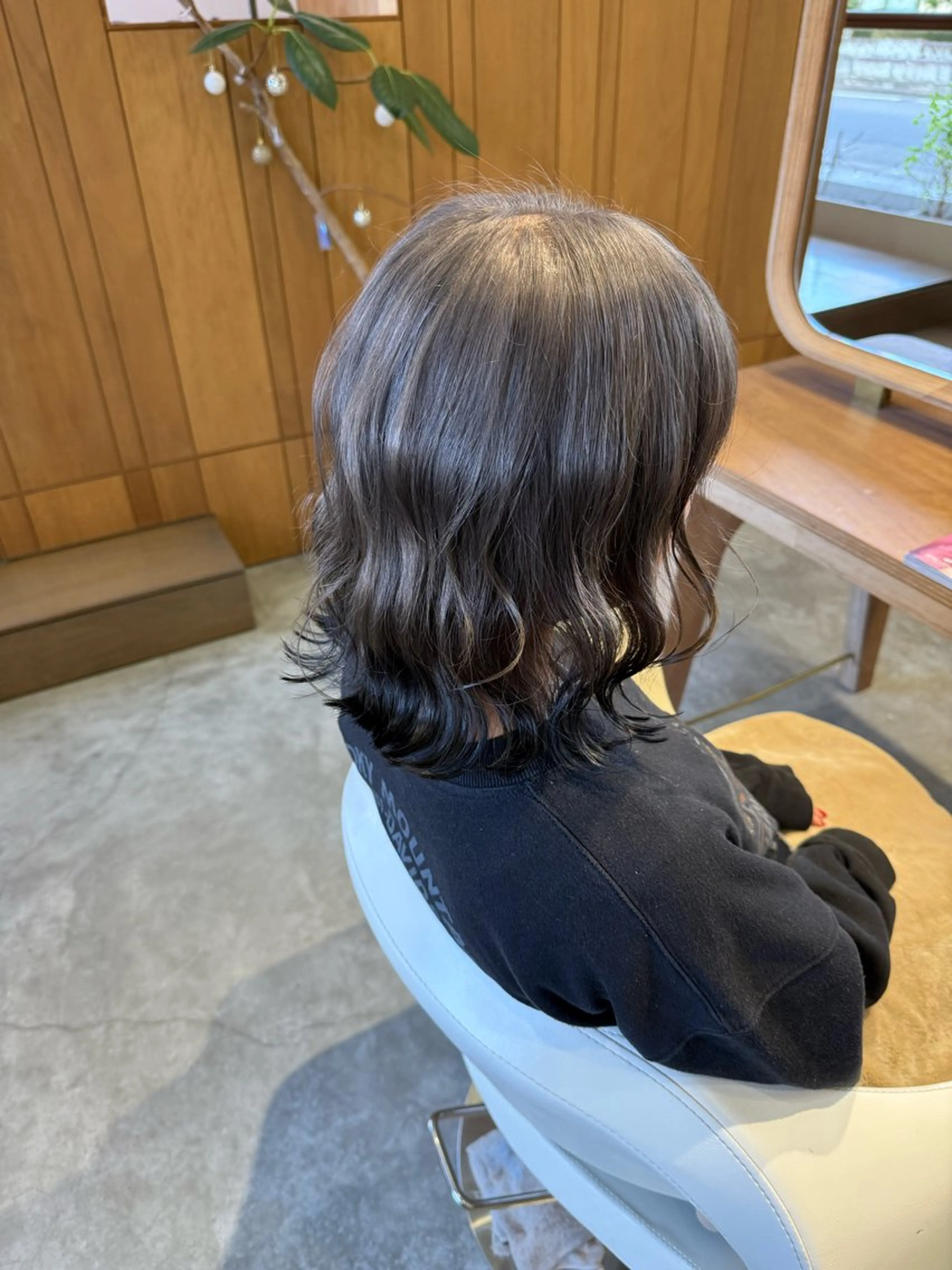 ミディアム カラー 黒髪 カット ヘアカラー フラム所属・WATANABE MISAKIのヘアスタイル