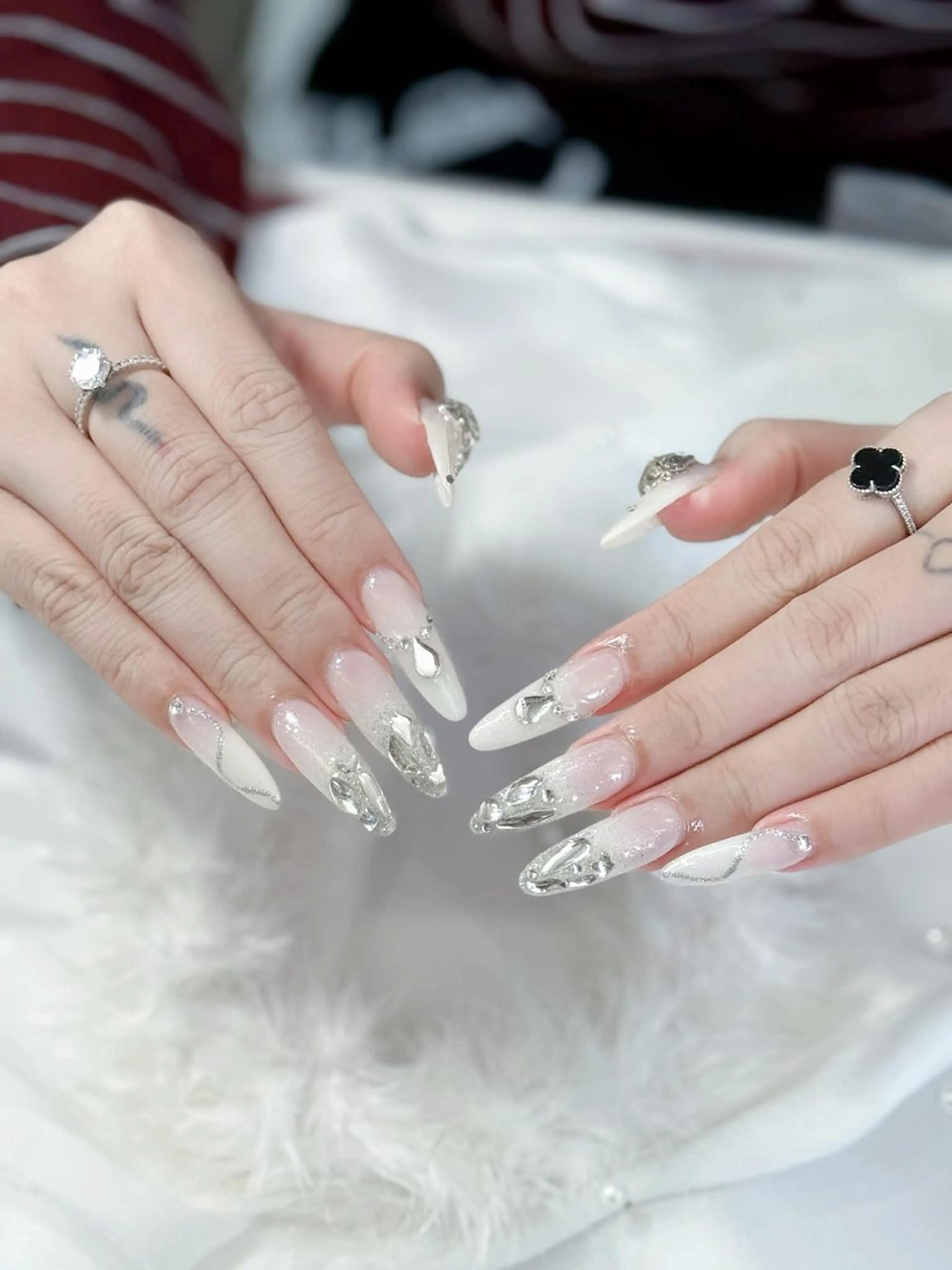 ロング ハンドネイル Bibi beauty spa Osaka所属・Chann Channのネイルデザイン