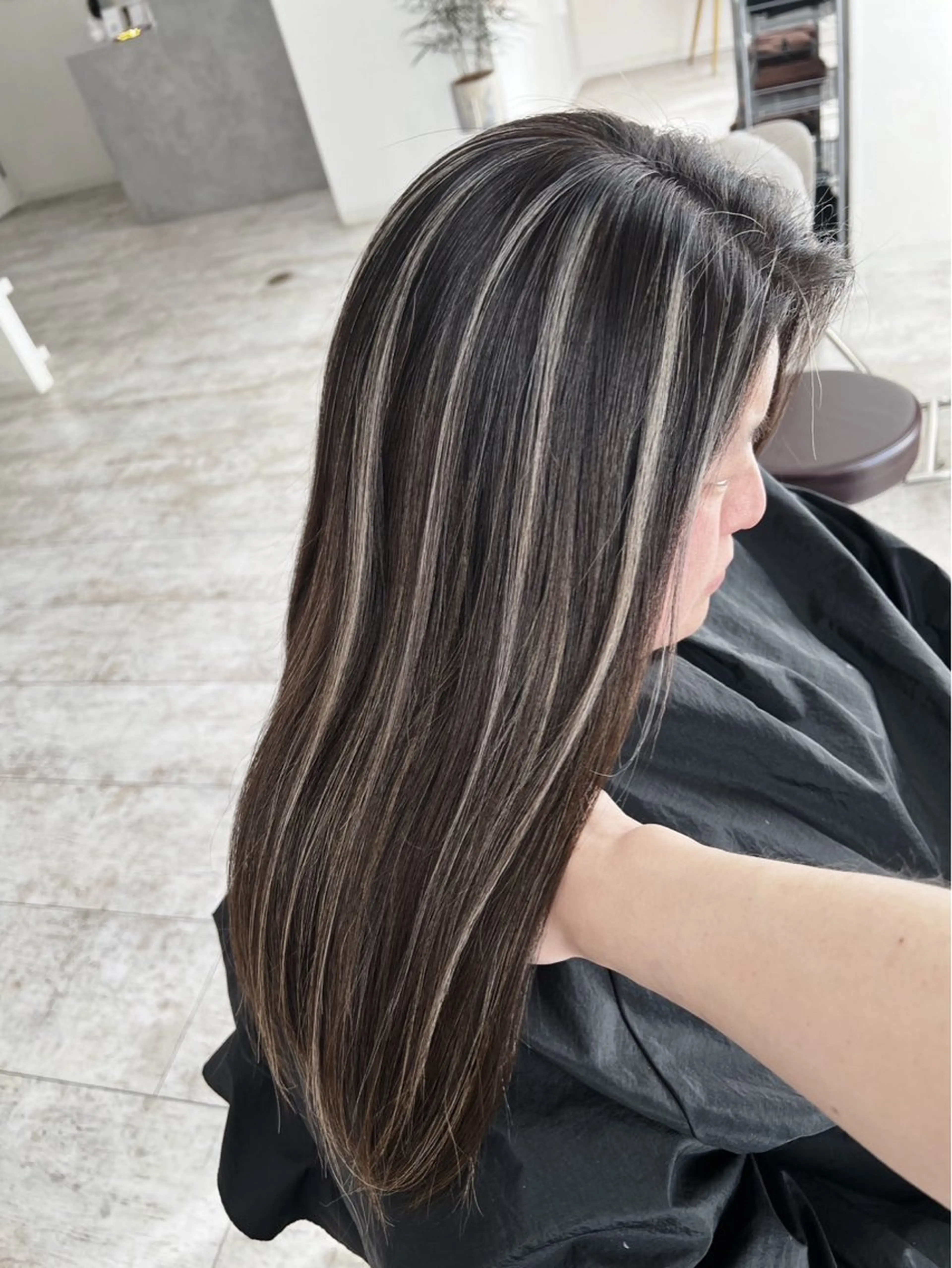 セミロング カラー ダークグレー ダークグレージュ グレージュ ハイライトカラー ハイライト ヘアカラー トリートメント ROBIN所属・指名数No.1 /NAOYAのヘアスタイル