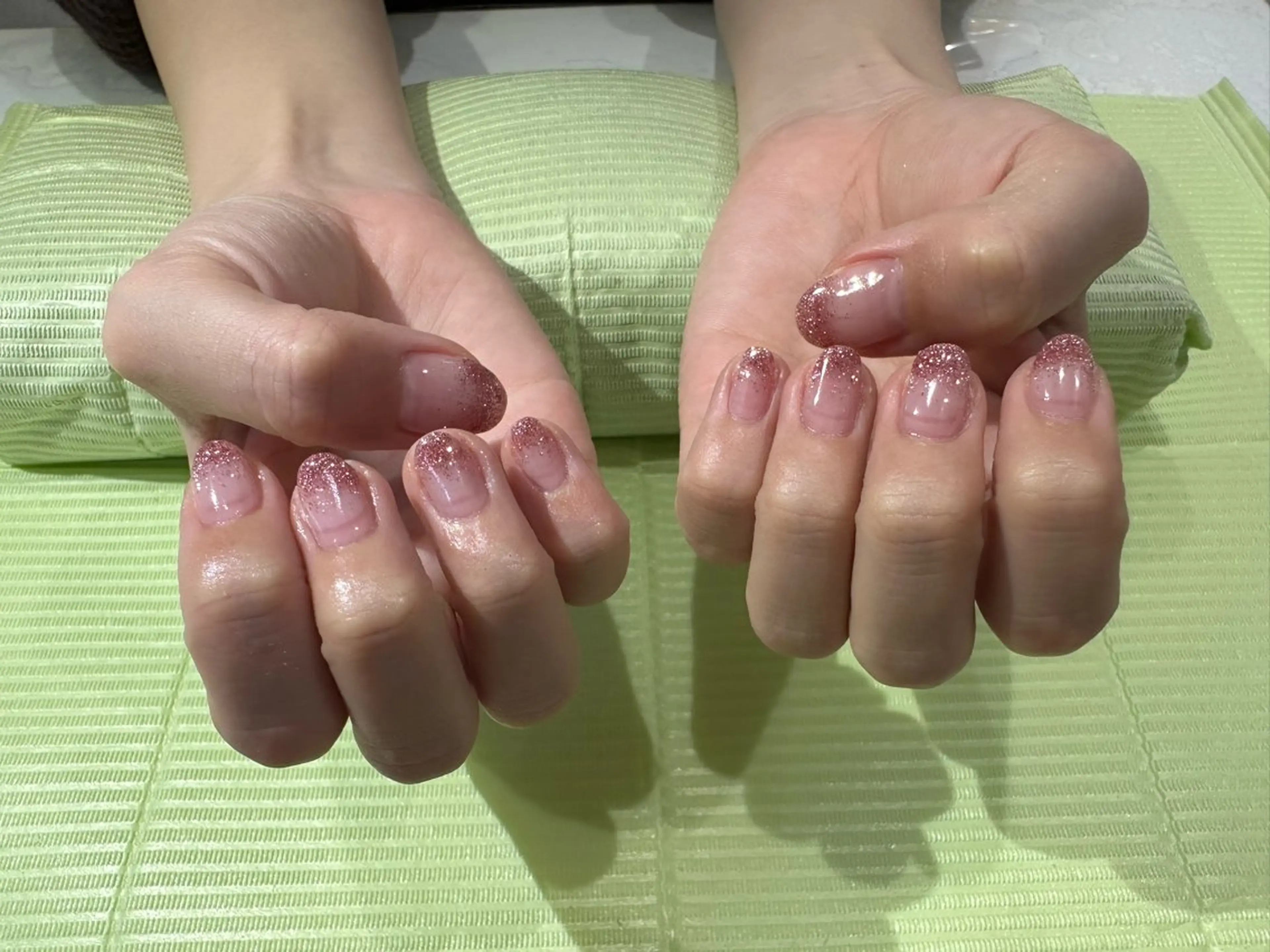 ネイル グラデーション ラメ(グリッター) ラメグラデーション ピンク Eyelash＆nail Buena 高円寺店所属・【Jr.ネイリスト】 💜serina💜のネイルデザイン