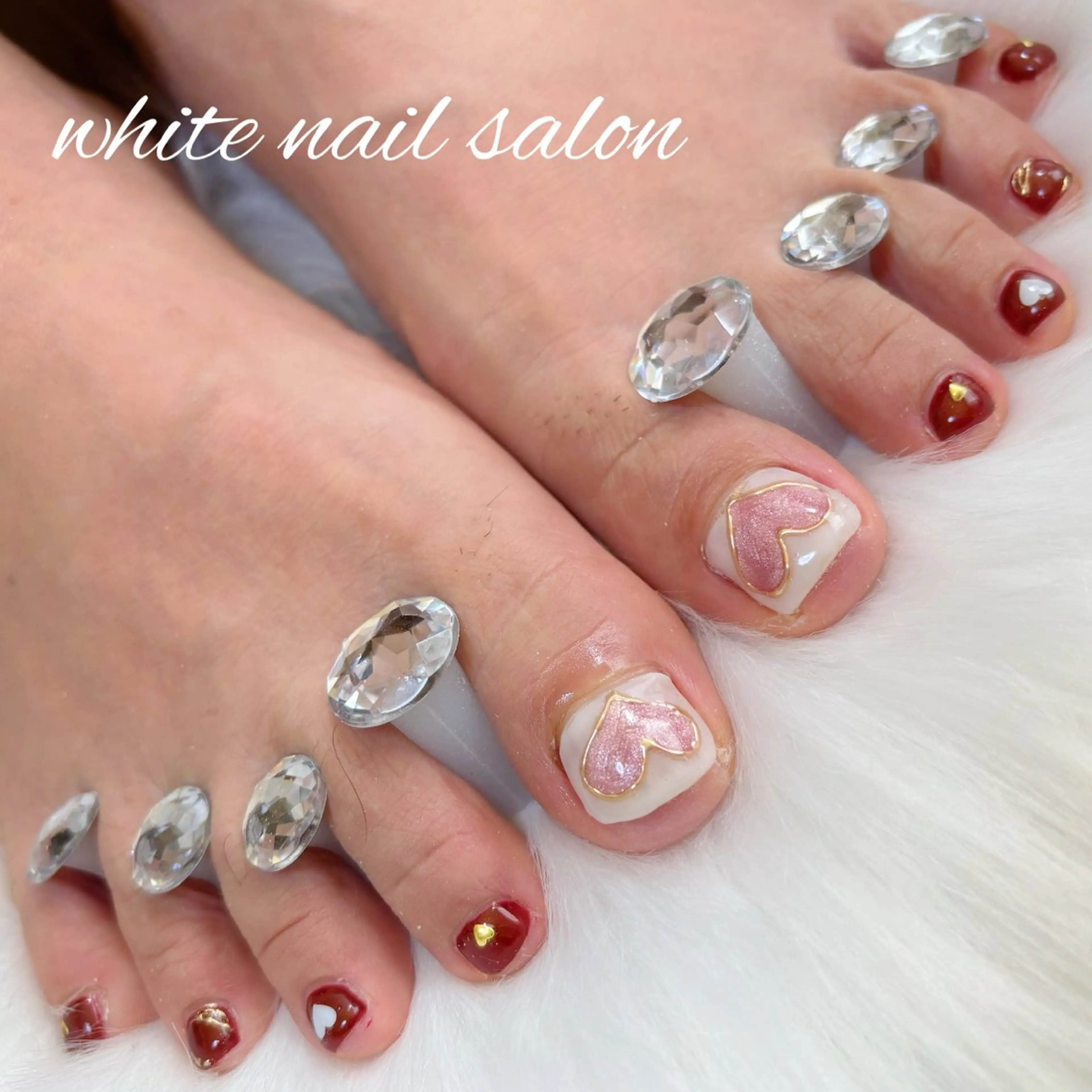 ネイル フットネイル ラメ(グリッター) フットネイル white nail salonのネイルデザイン