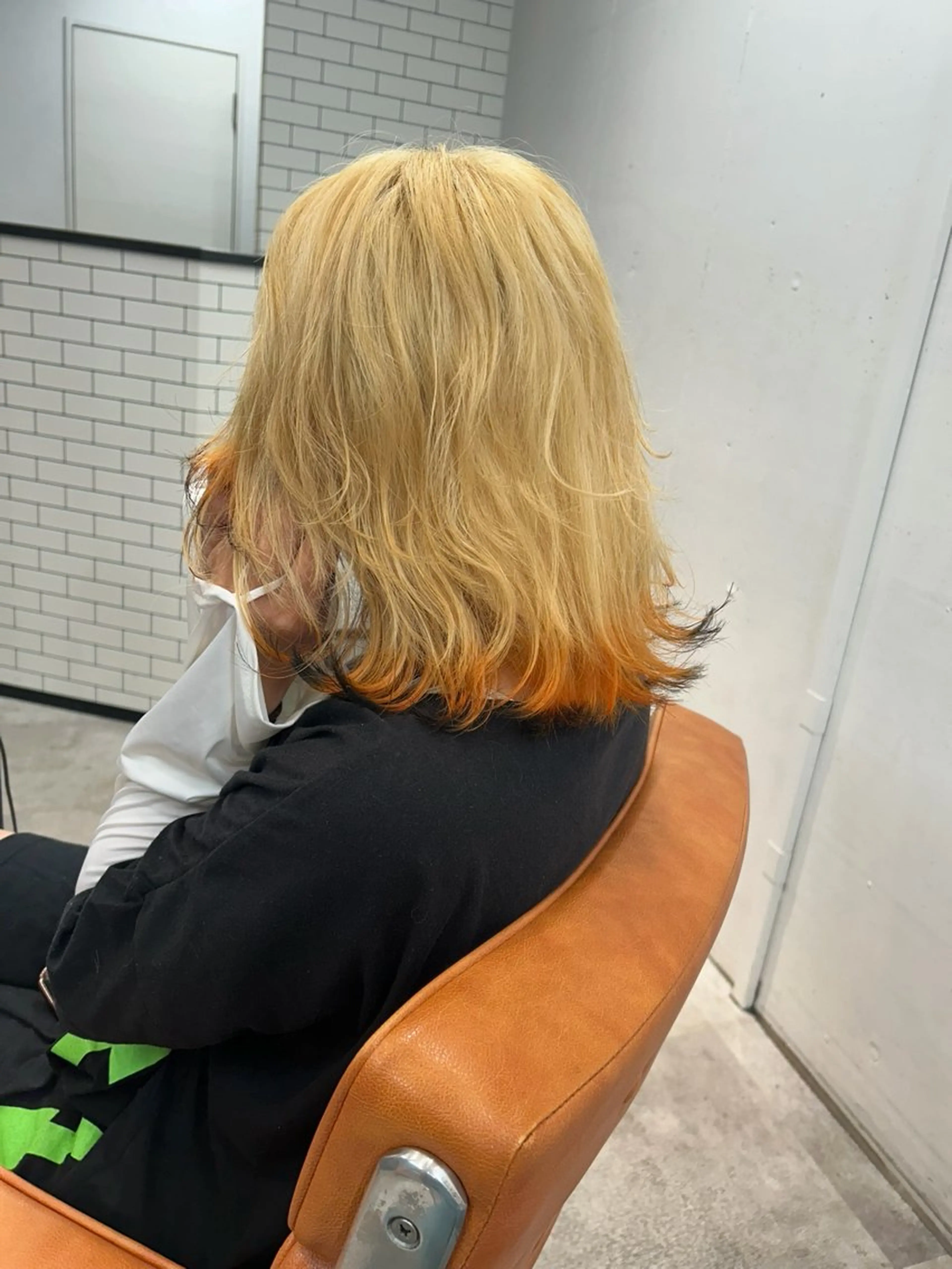 ミディアム カラー ブロンド ウルフカット カット ヘアカラー トリートメント AILEE所属・ウルフカット レイヤーカット上柿のヘアスタイル