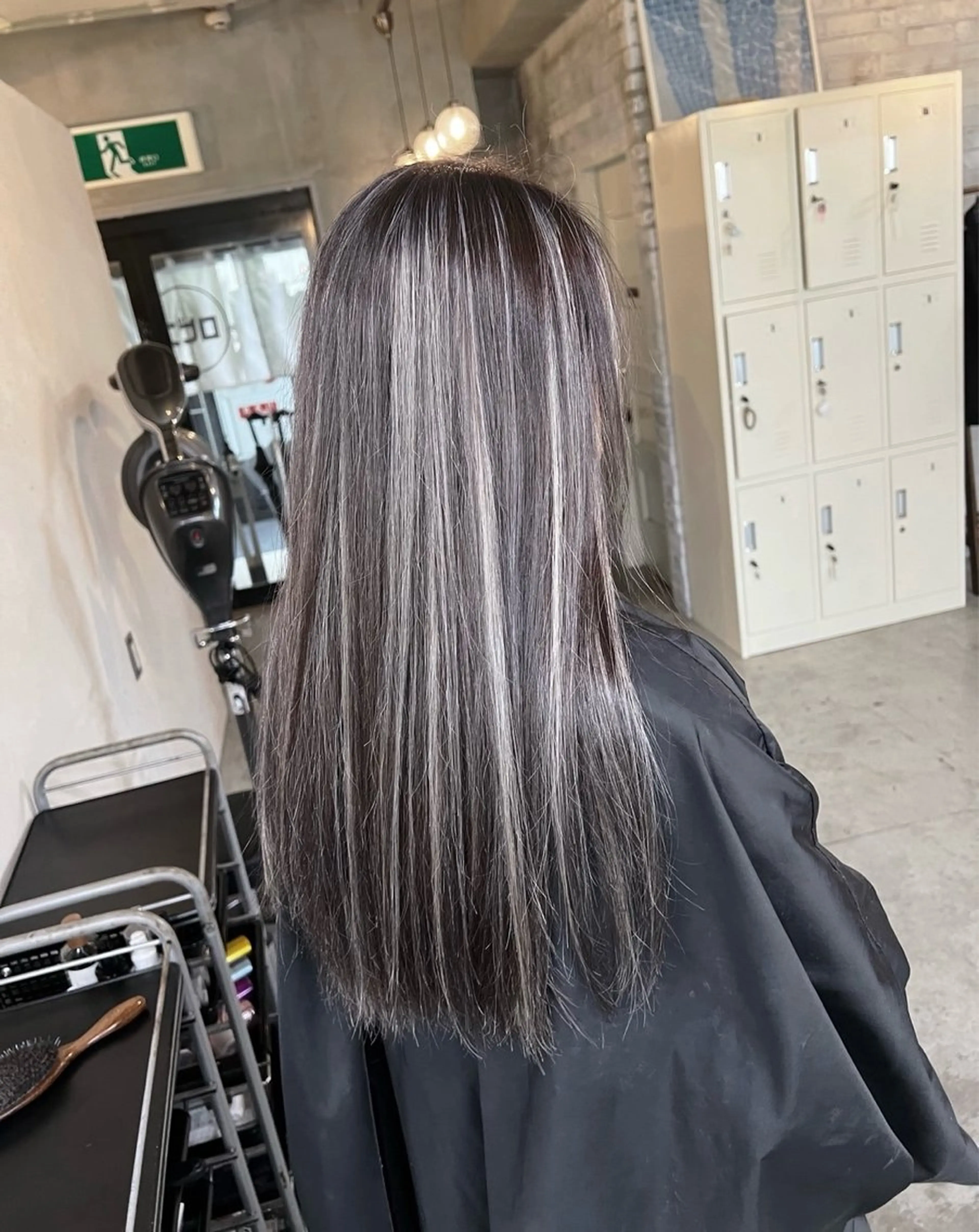 ロング カラー ダークグレー ダークグレージュ グレージュ ハイライトカラー ハイライト ヘアカラー トリートメント ROBIN所属・指名数No.1 /NAOYAのヘアスタイル