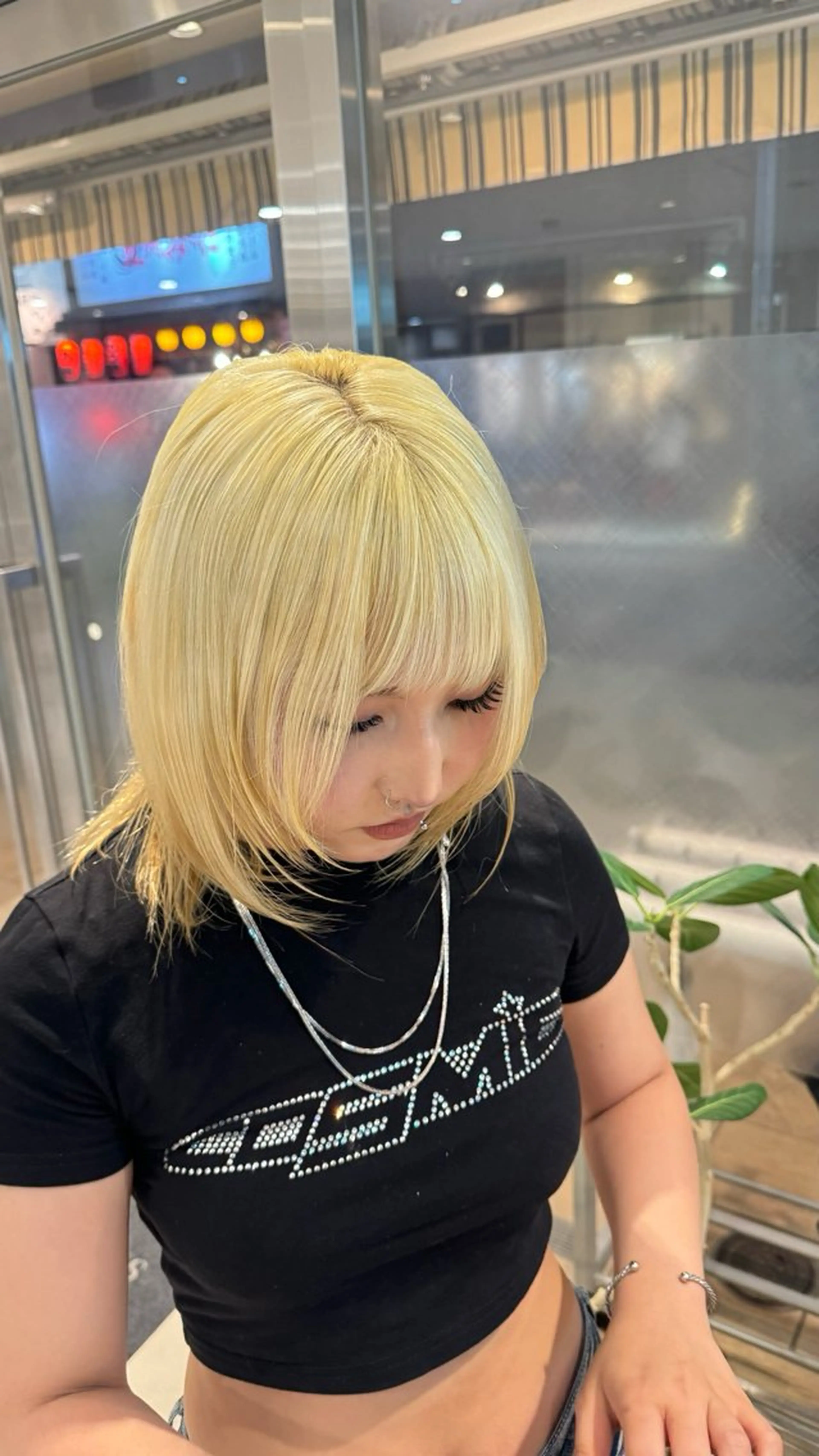 ミディアム earth吉祥寺店所属・吉祥寺/koume/ カラー/レイヤーのヘアスタイル