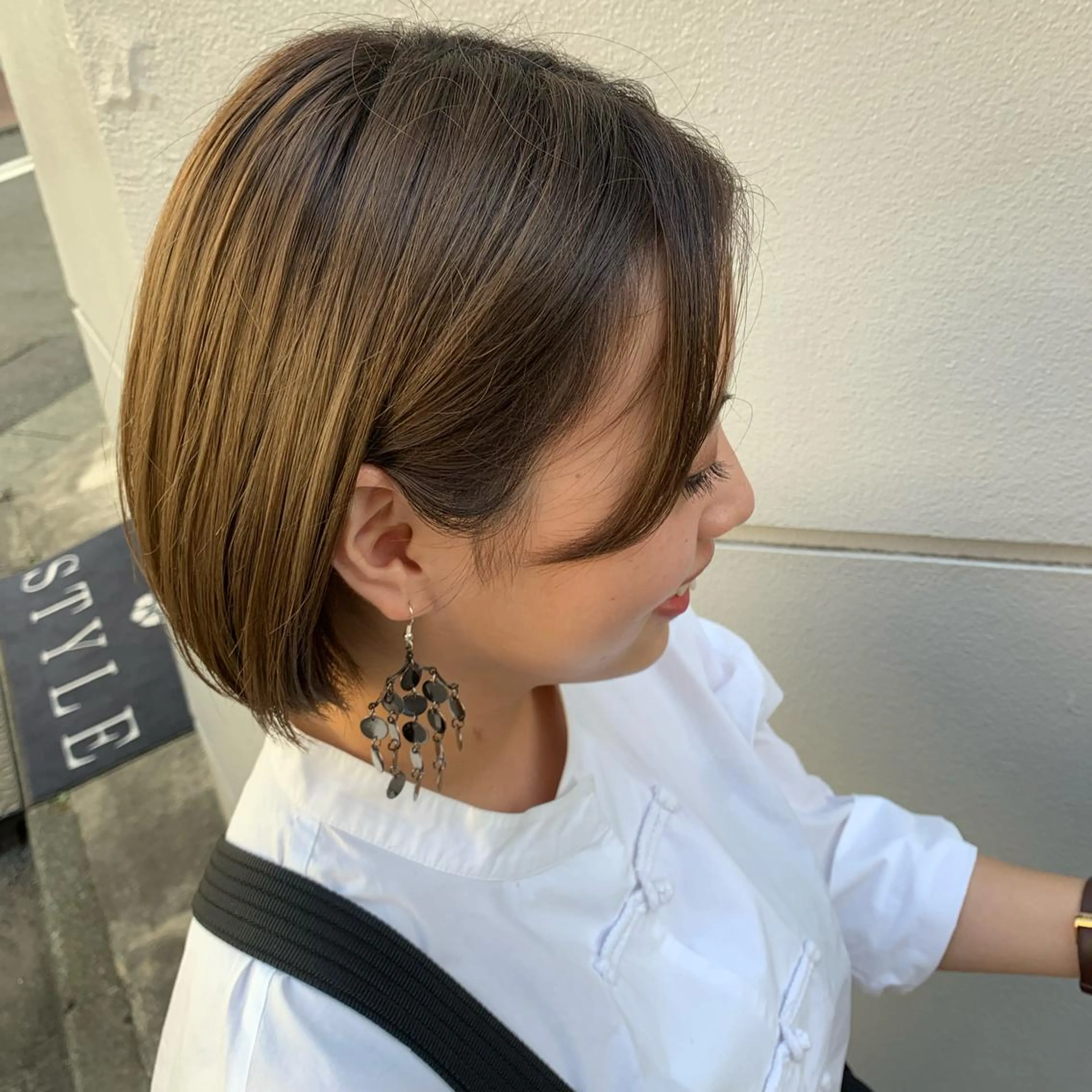 ショート カラー ヘアアレンジ サナ🌱 切りっぱなしボブのヘアスタイル