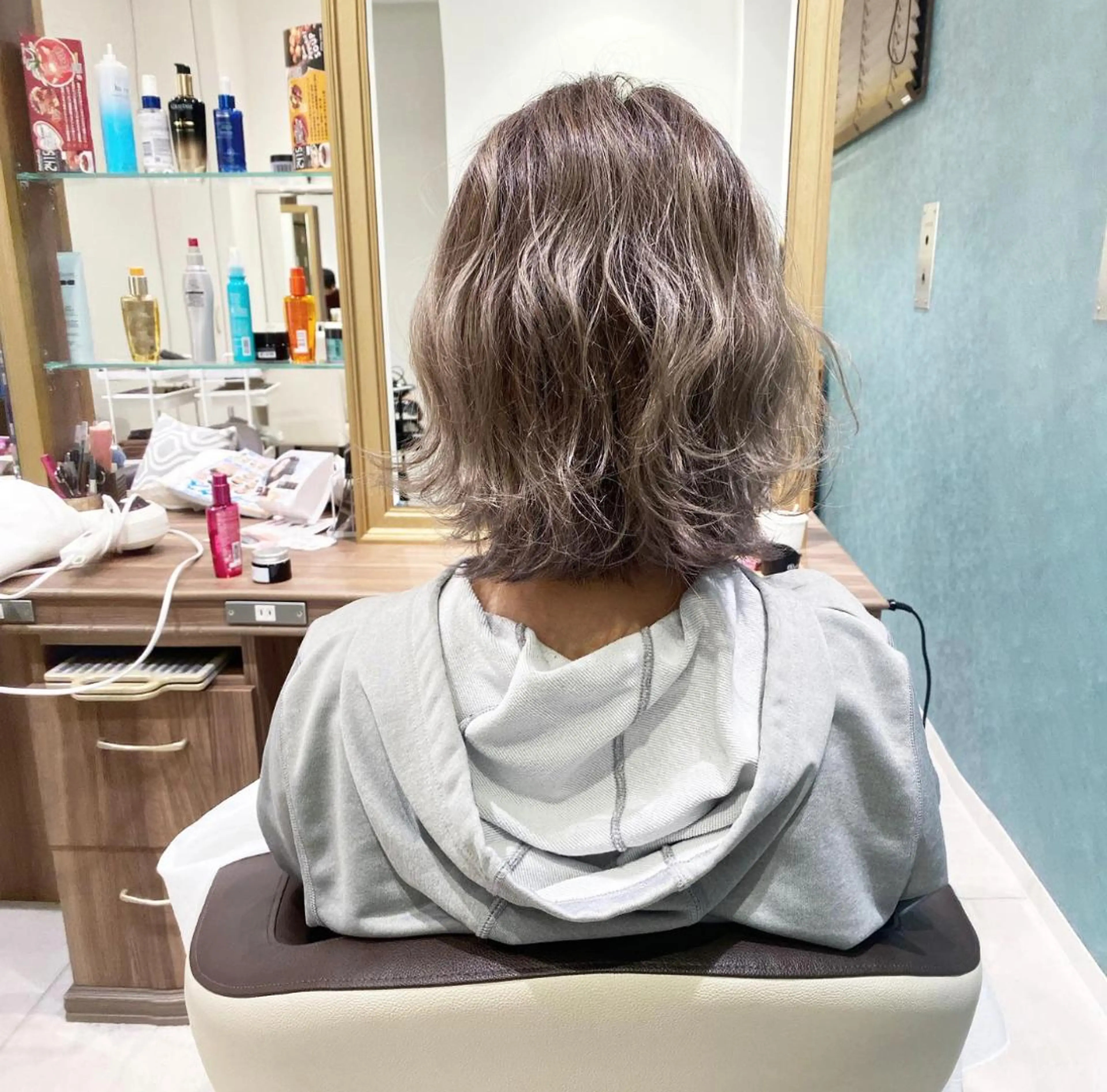 ミディアム カラー バレイヤージュ ベージュカラー レイヤーカット 💎大人ハイライト 💎上杉一也💎のヘアスタイル