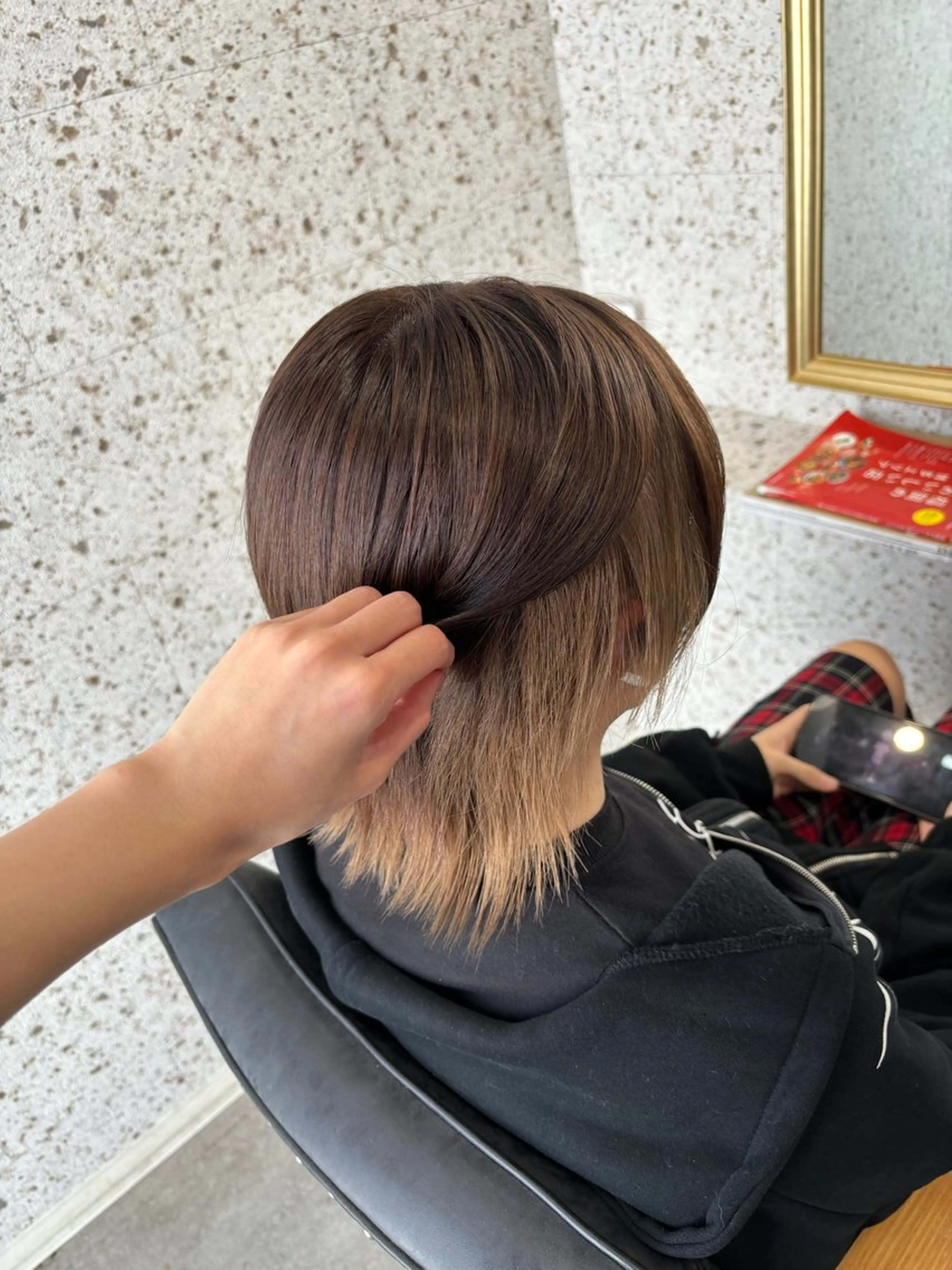 メンズ メンズブリーチ メンズハイトーン メンズインナーカラー メンズウルフカット ウルフカット ito eye&nail所属・ito 小山綾花のマツエク・マツパデザイン