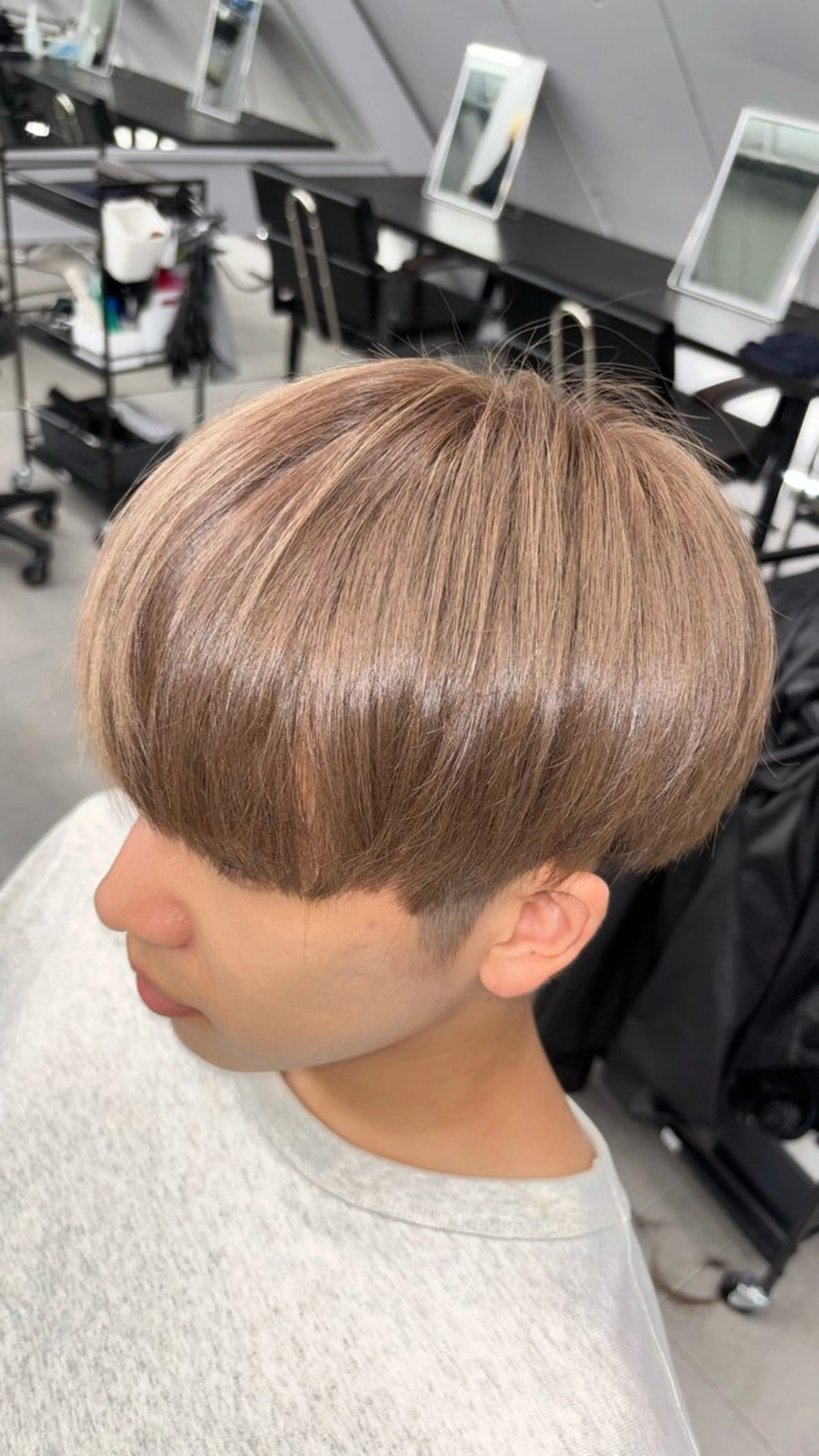 カラー メンズ メンズブリーチ ブリーチ hair&beauty geen 東大宮店所属・あんず/ワンカラー ベージュ/明るめのヘアスタイル