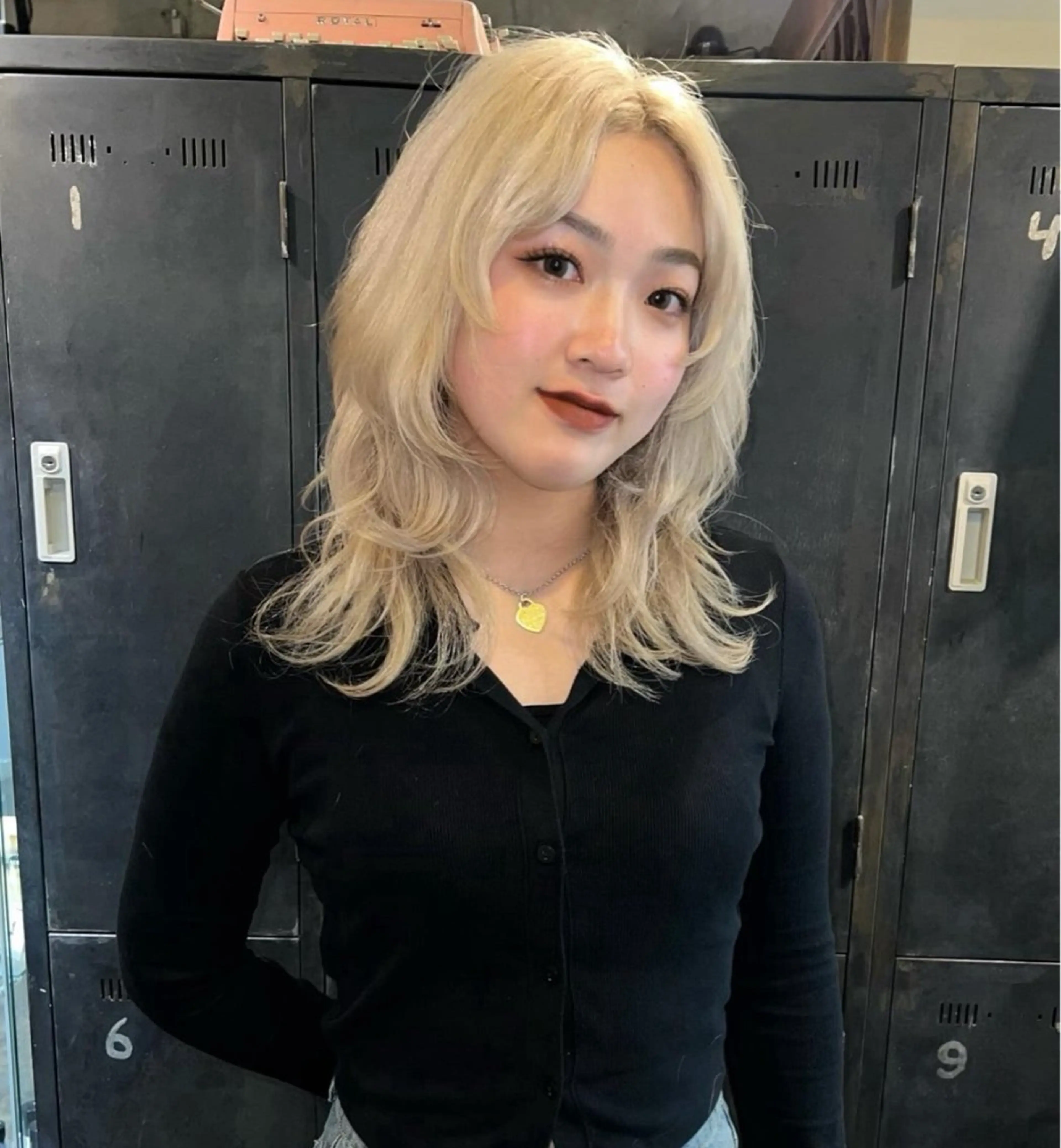 ミディアム ヘアカラー L STUDIO所属・ハイトーン/ブリーチ 🧁soraのヘアスタイル