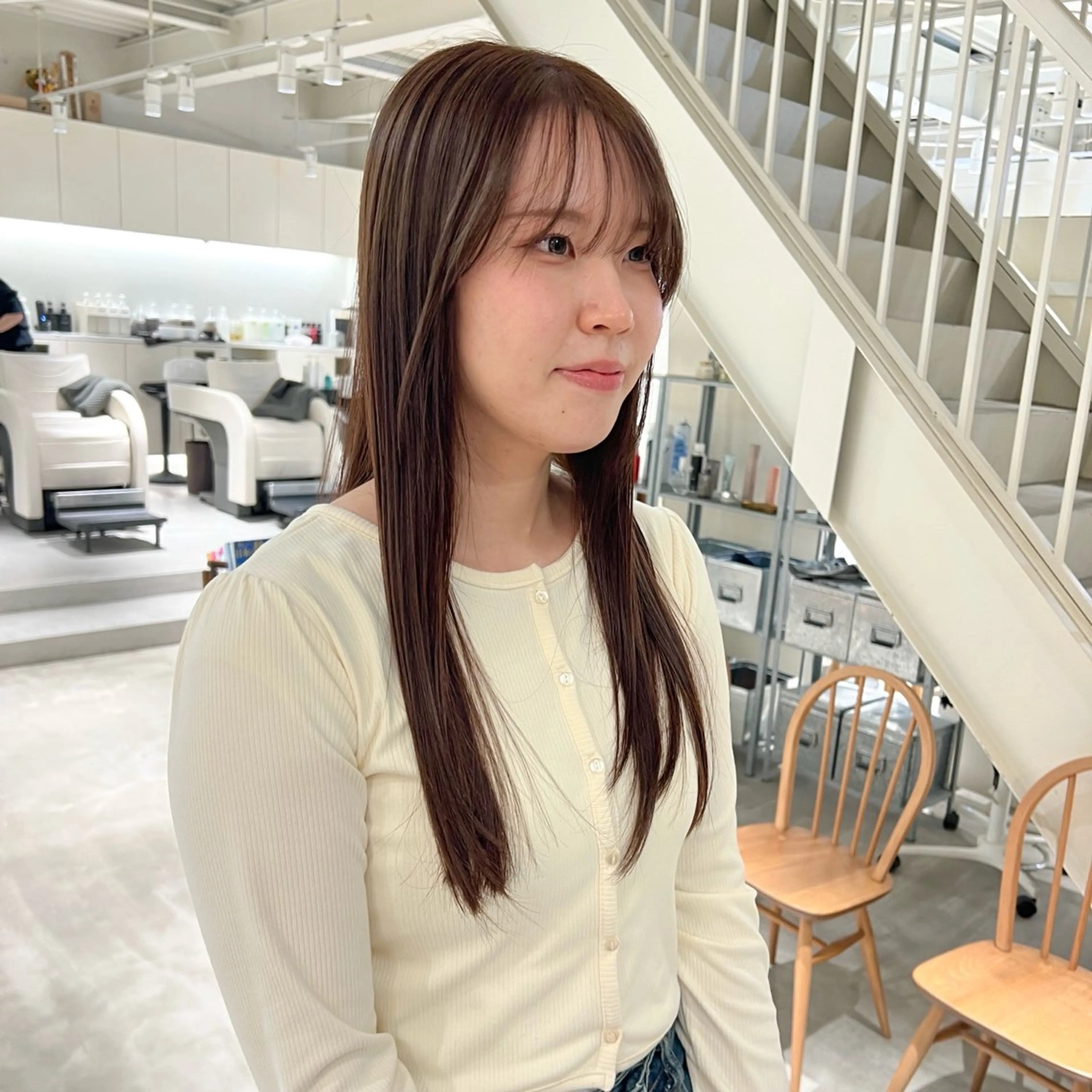 ロング カラー ダブルカラー ヘアカラー 周東 芽依のヘアスタイル