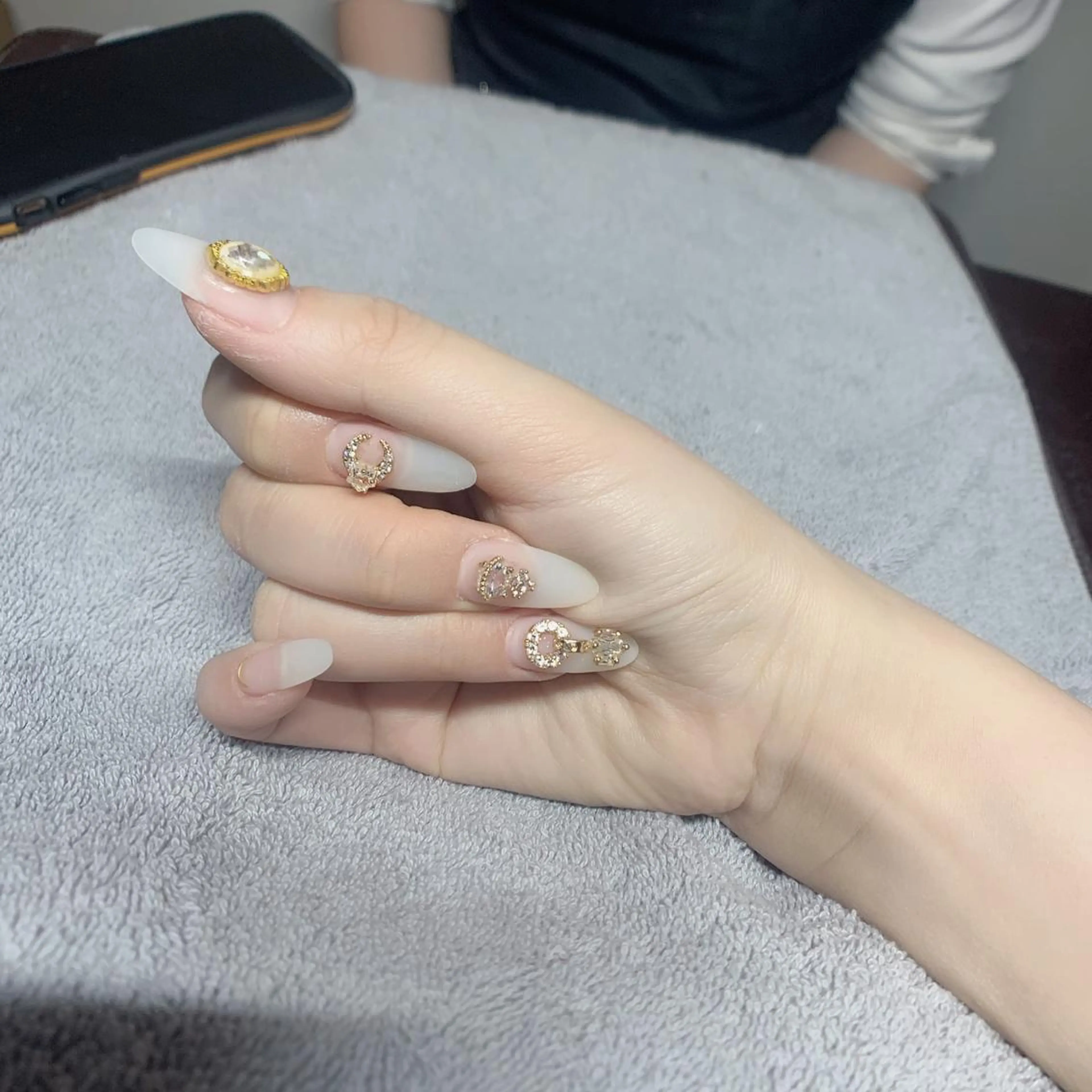 ネイル I-nailロング /ワンホン/キラキラのネイルデザイン