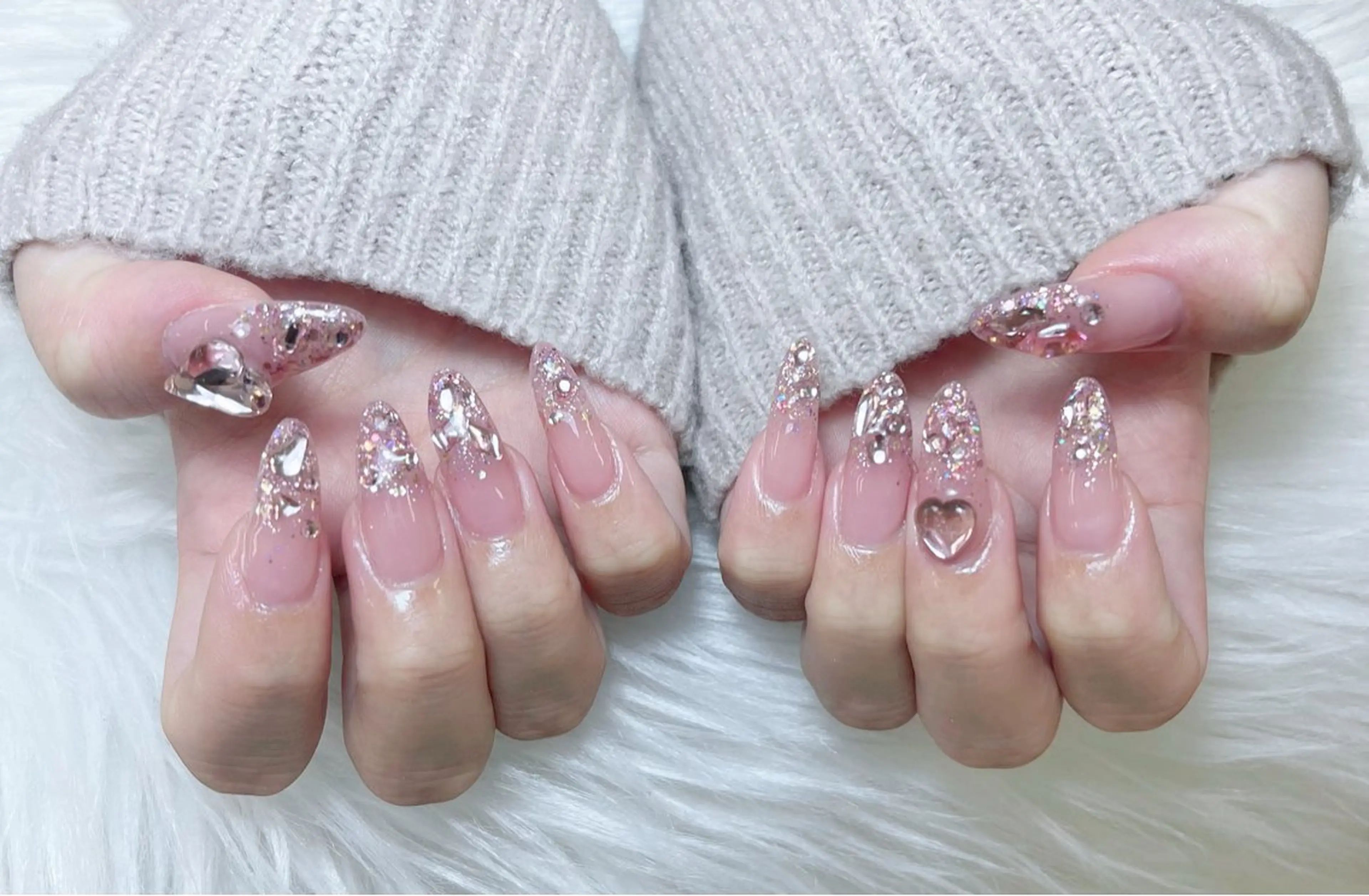 ネイル オーロラネイル クリアネイル フラッシュネイル ジェルネイル グラデーション ハンドネイル Amee Nailsalonのネイルデザイン