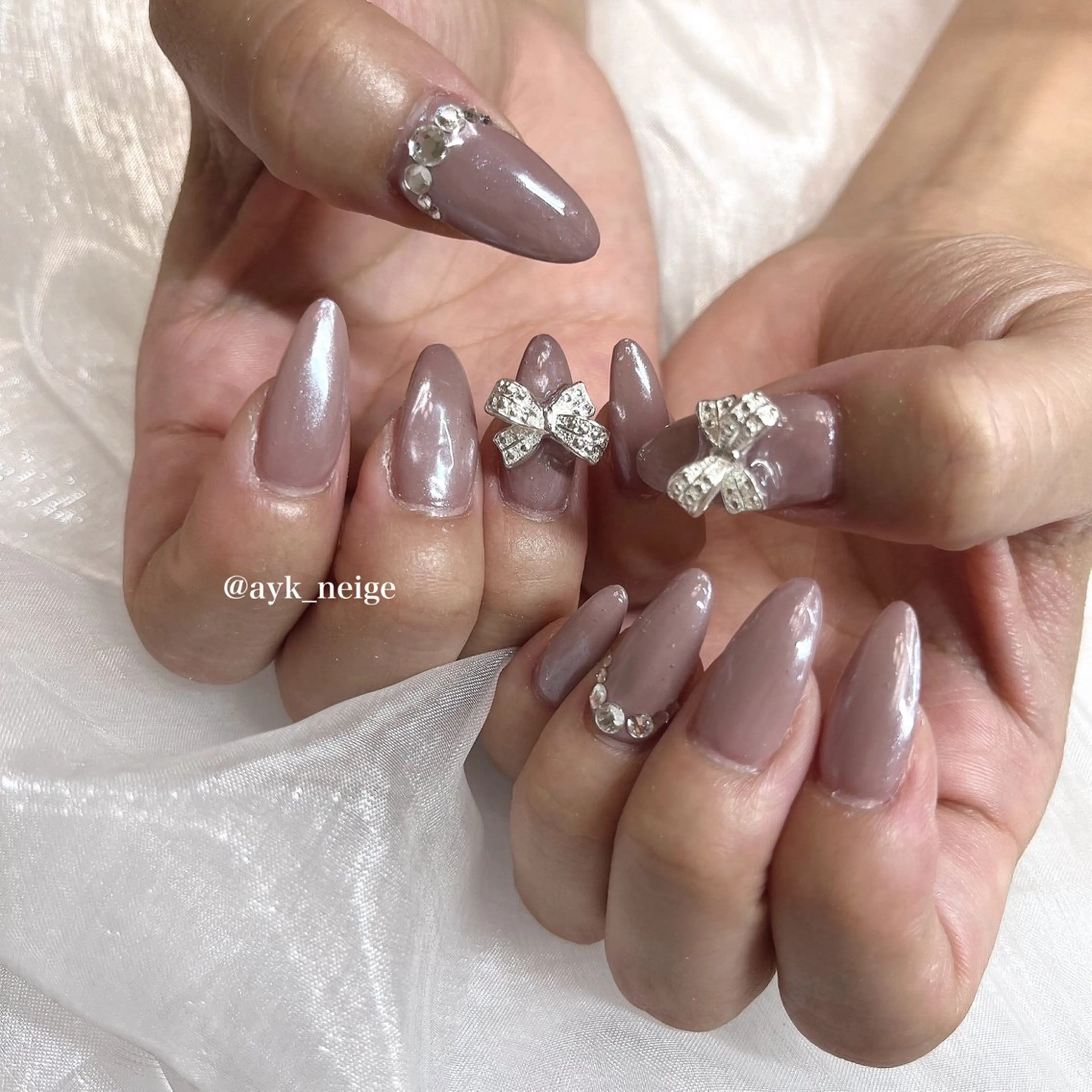 ネイル フットネイル キラキラネイル 韓国ネイル リボン n'eige nail所属・大谷 綾香のネイルデザイン