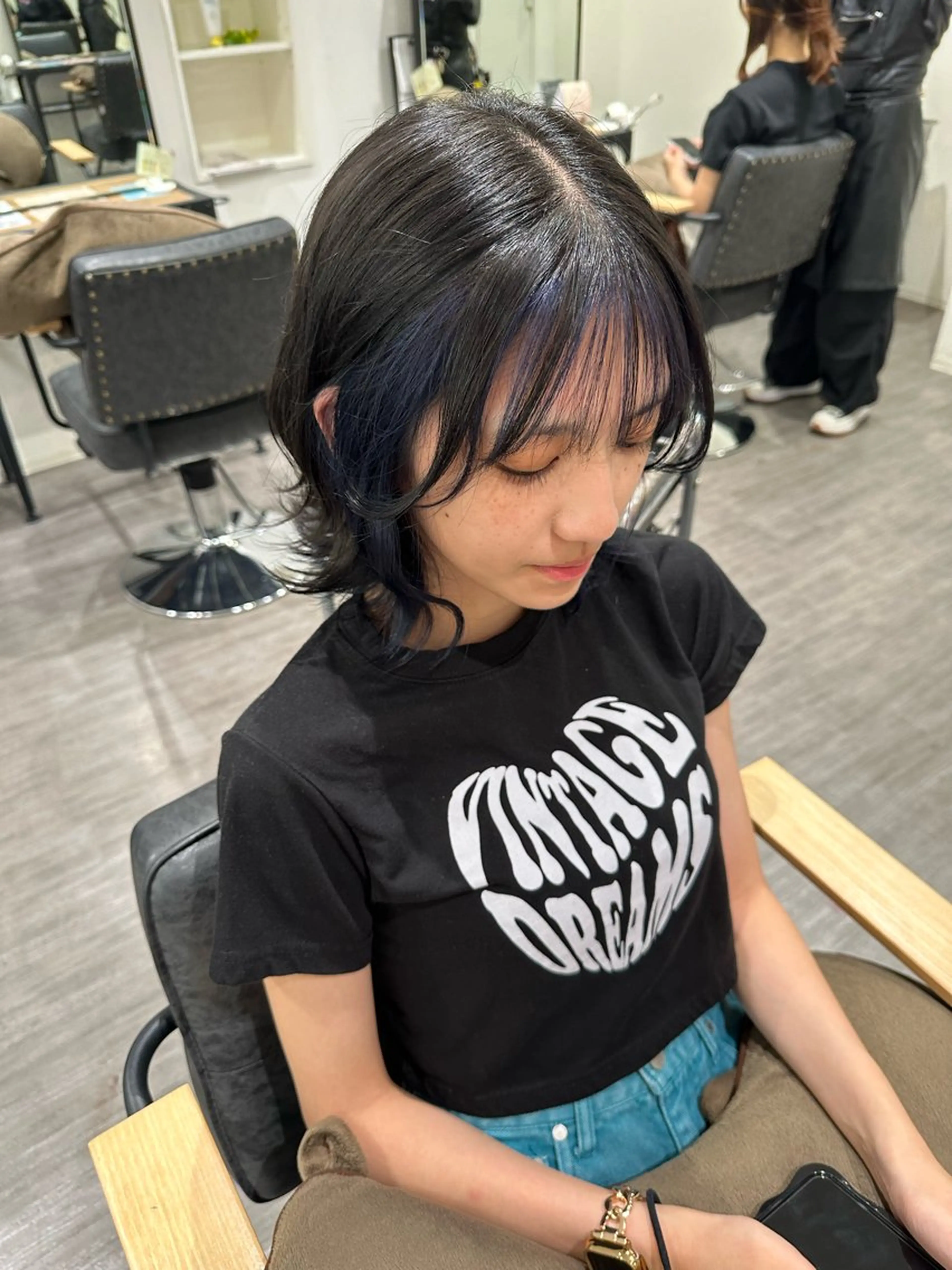 ミディアム カラー ブルーカラー ダークグレー ネイビーカラー ヘアカラー トリートメント 艶髪レイヤー上田 紗也🇰🇷💗のヘアスタイル