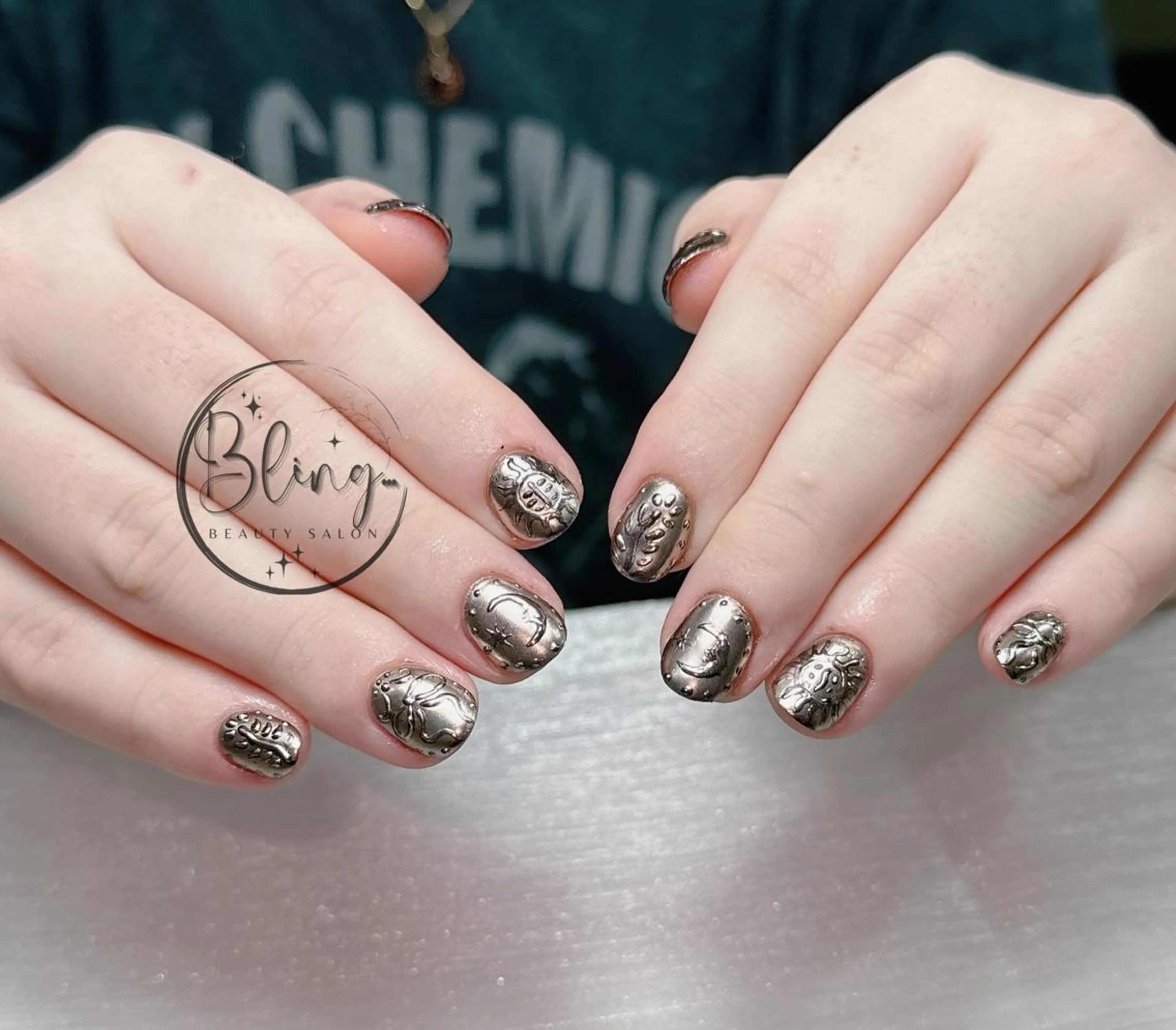 ショート 韓国風ヘア ハンドネイル Bling Salonのネイルデザイン