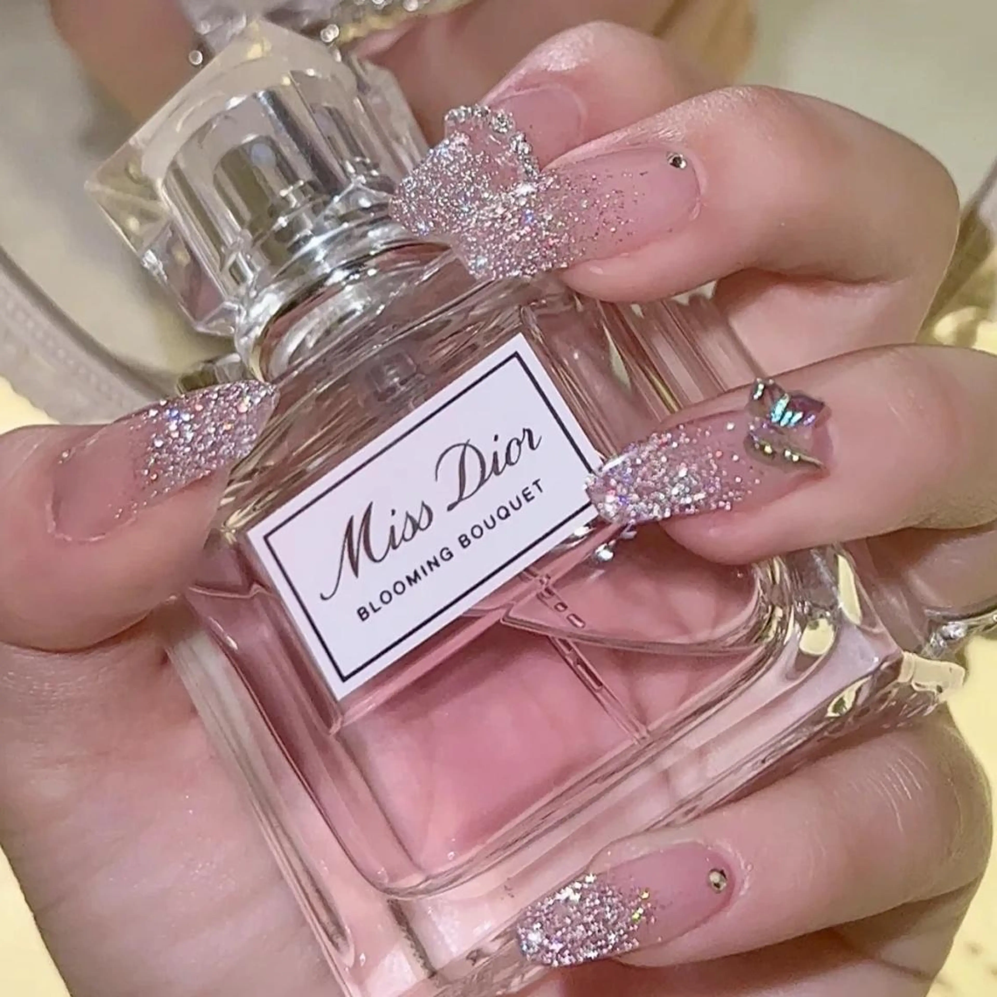 ネイル フラッシュネイル グラデーション ネイリストゆか💅 長さだし、深爪矯正のネイルデザイン