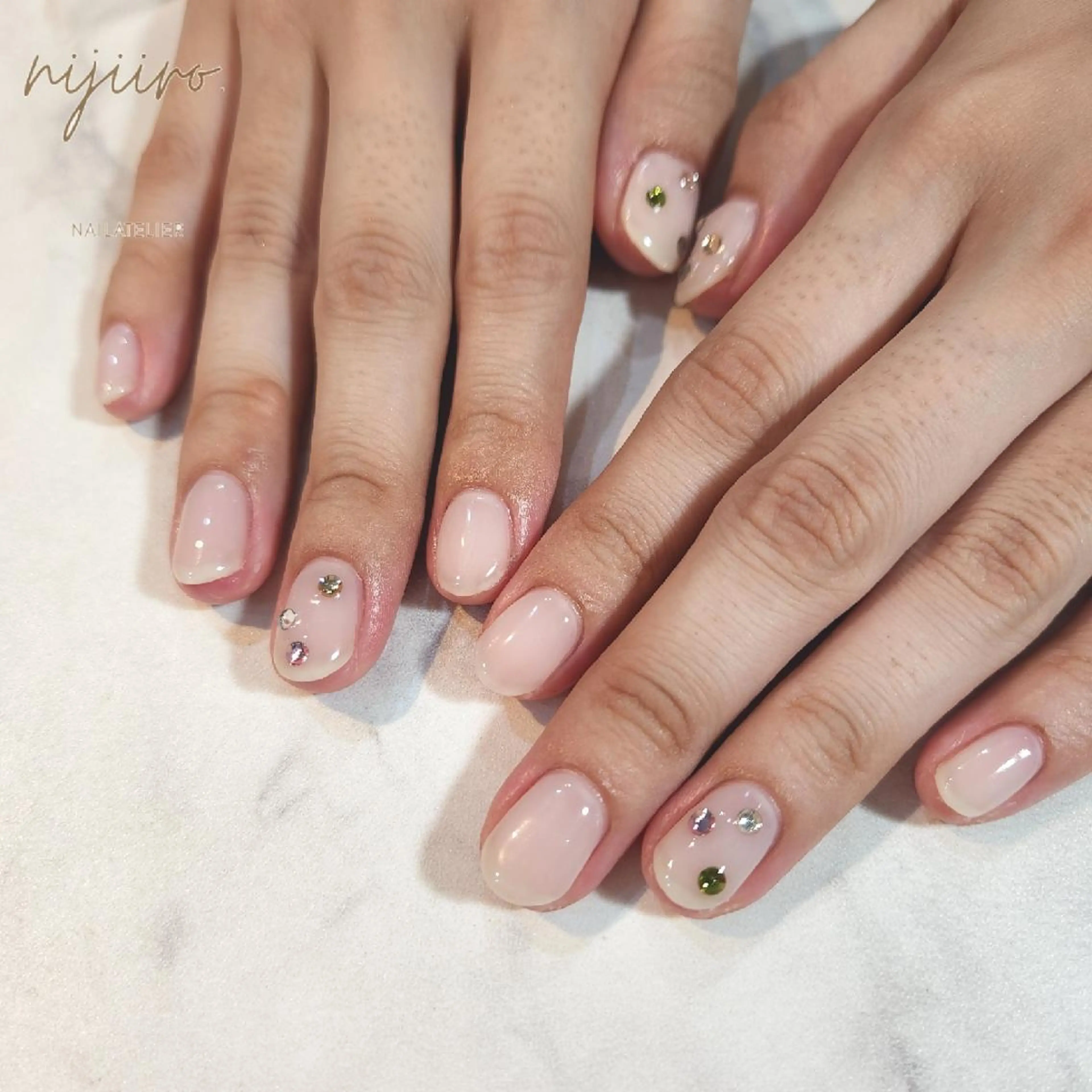 ネイル ハンドネイル nailatelier nijiiro.所属・nijiiro🌈 サトウのネイルデザイン