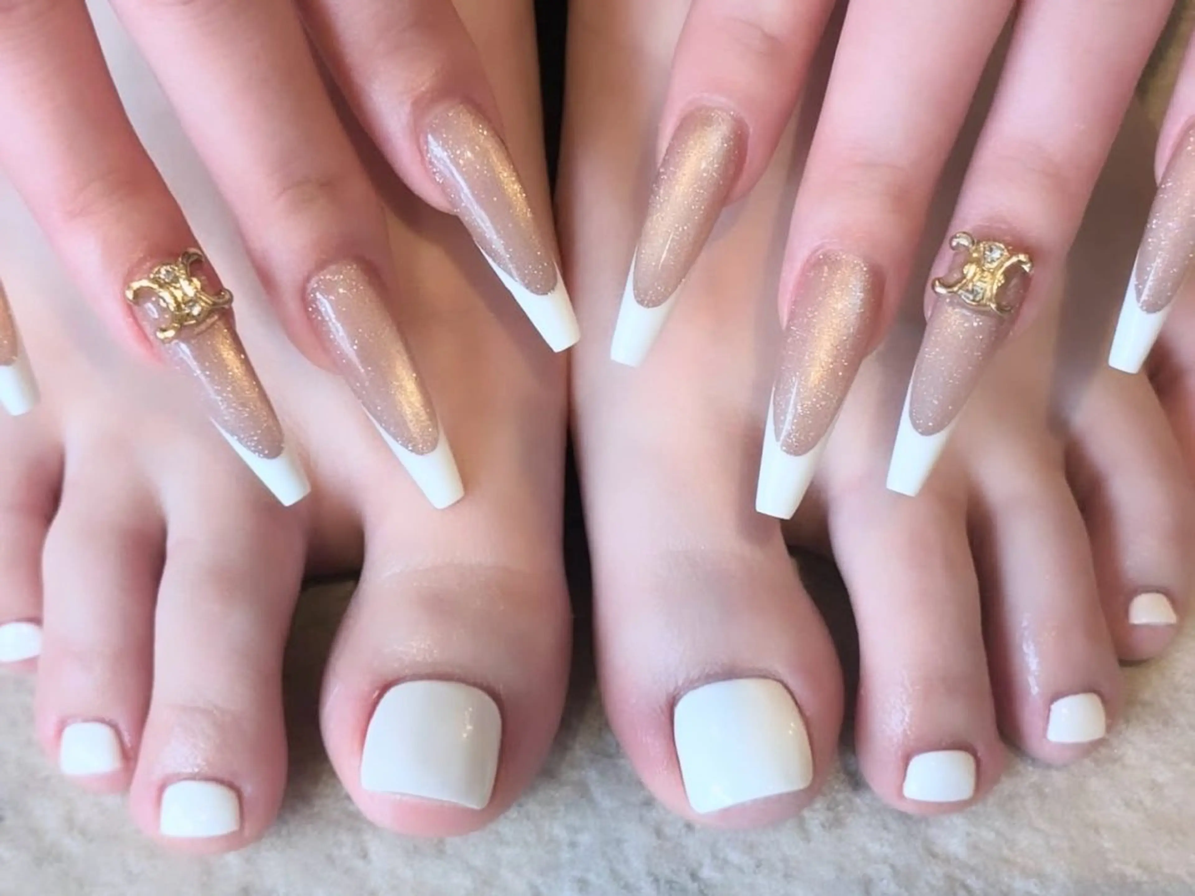 メンズ ネイル アートネイル フレンチネイル ジェルネイル キラキラネイル パラジェル ハンドネイル Bloom スカルプ専門店のネイルデザイン