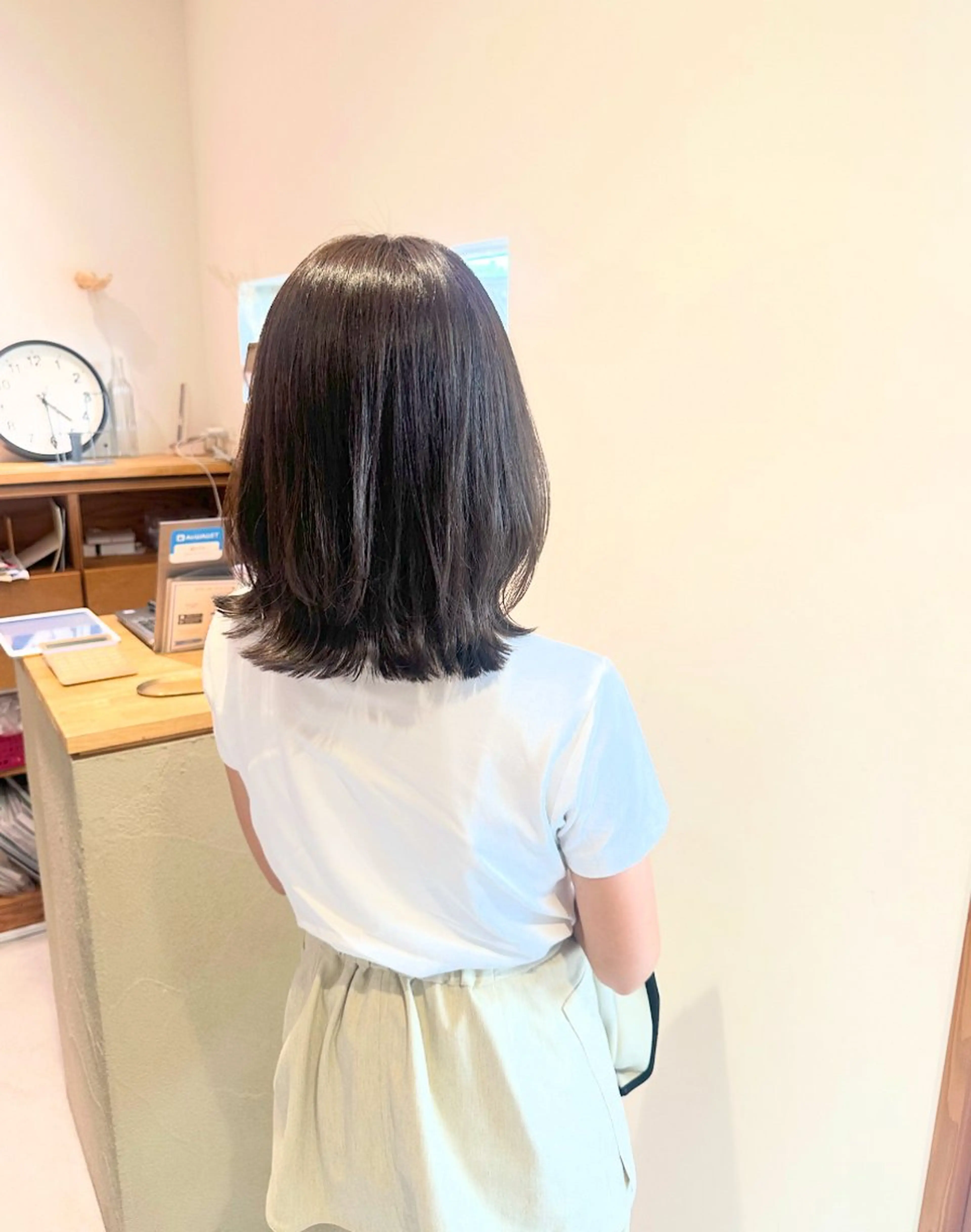 ミディアム レイヤーカット 外ハネヘア レイヤー/蟹江/ くすみカラー/川口のヘアスタイル