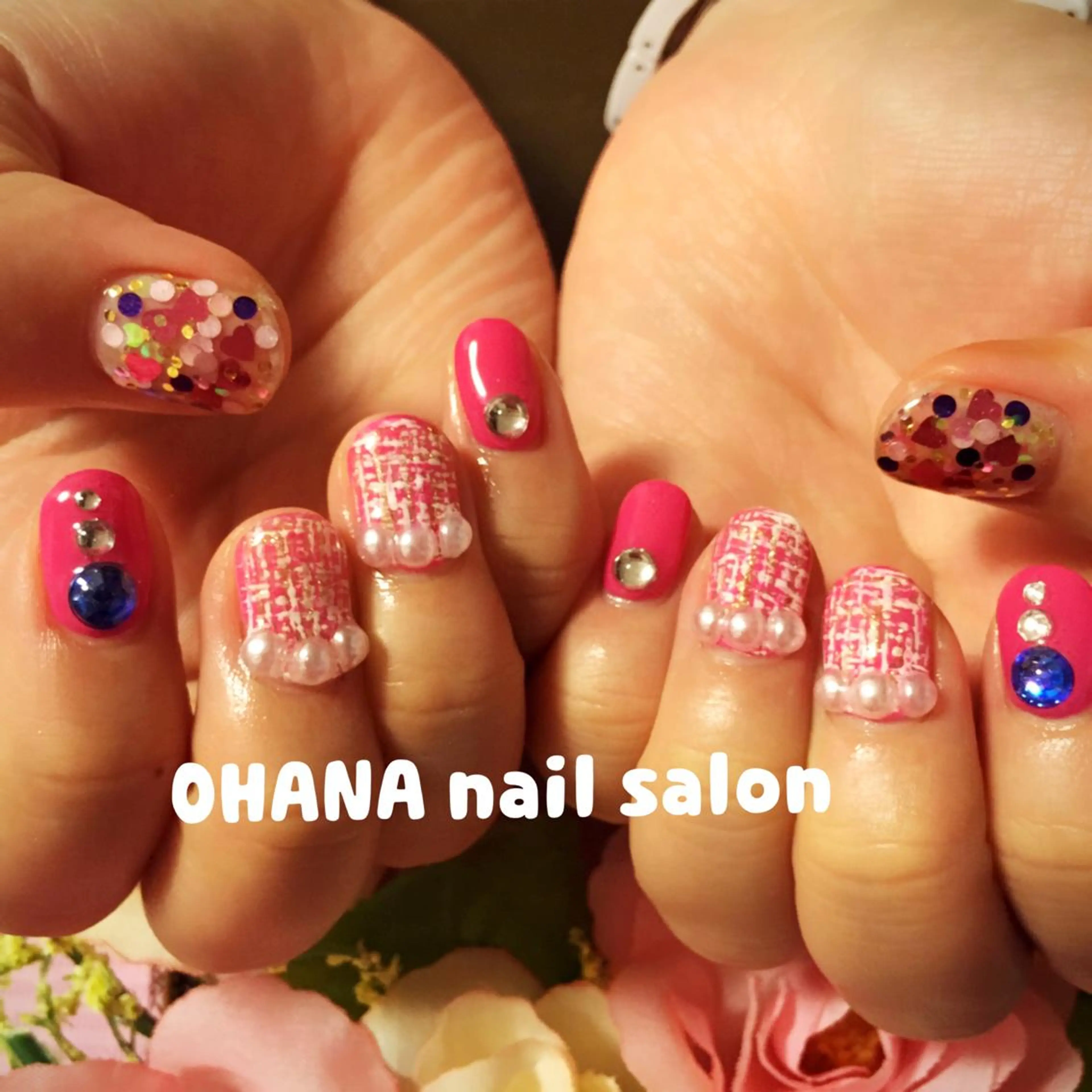 ネイル ホログラムネイル ピンク ツイードネイル 那覇🏝️台湾人 ネイリストSHIUのネイルデザイン
