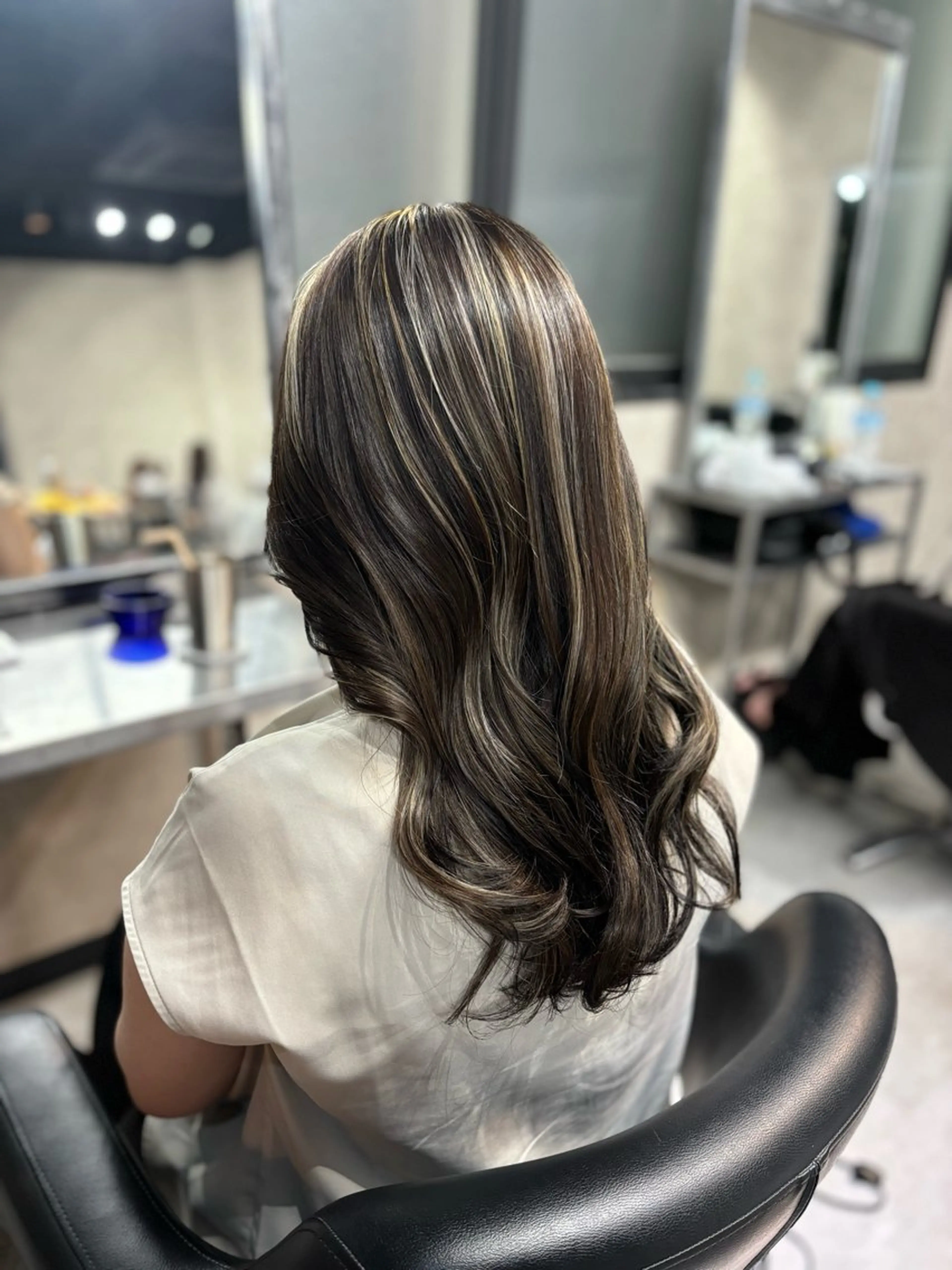 カラー KISS SWAN所属・KISSSWAN Remiのヘアスタイル