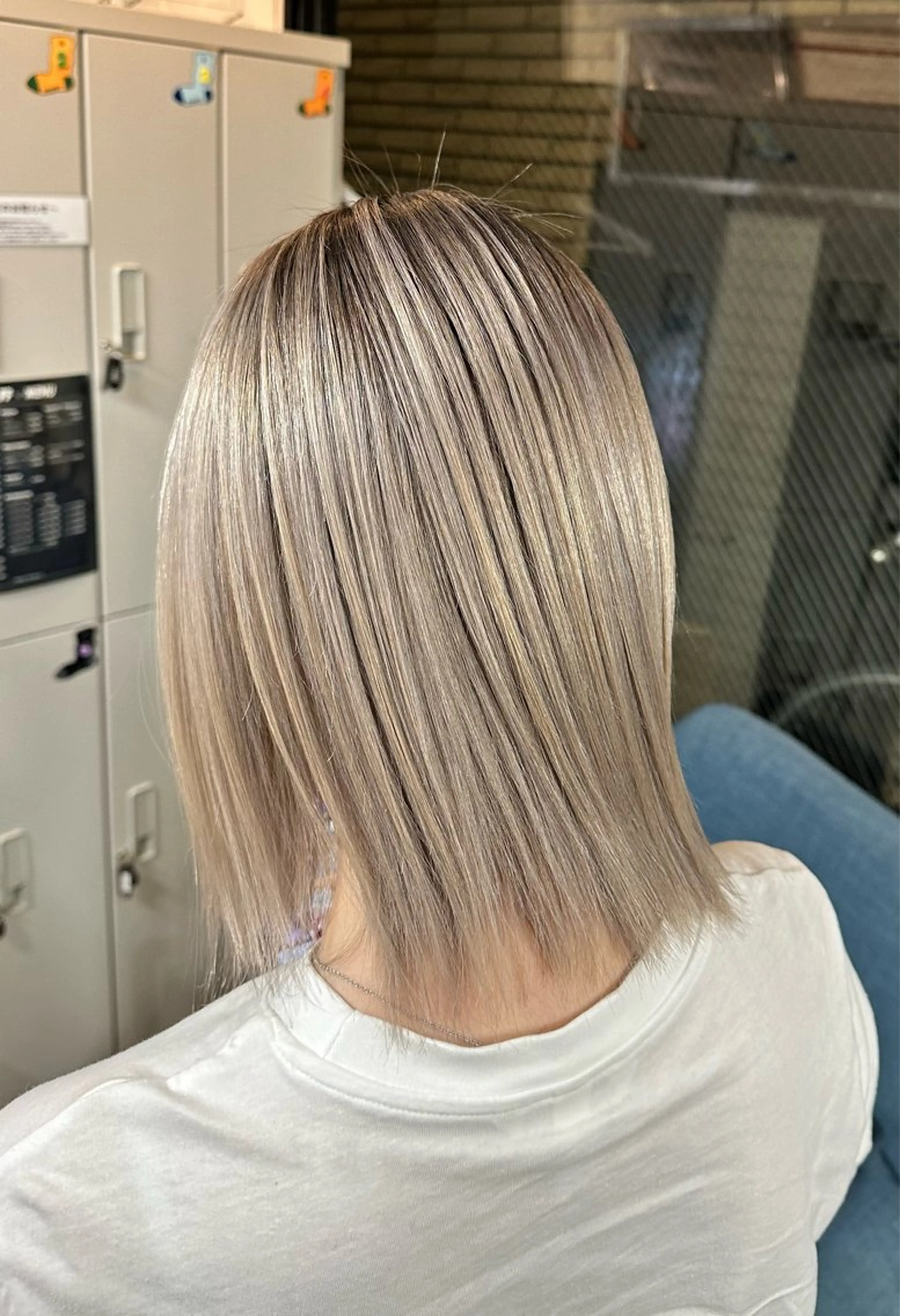 ミディアム カラー ブリーチ カット ヘアカラー トリートメント ヘアセット 難波ブリーチカラー 伊藤洋輝のヘアスタイル