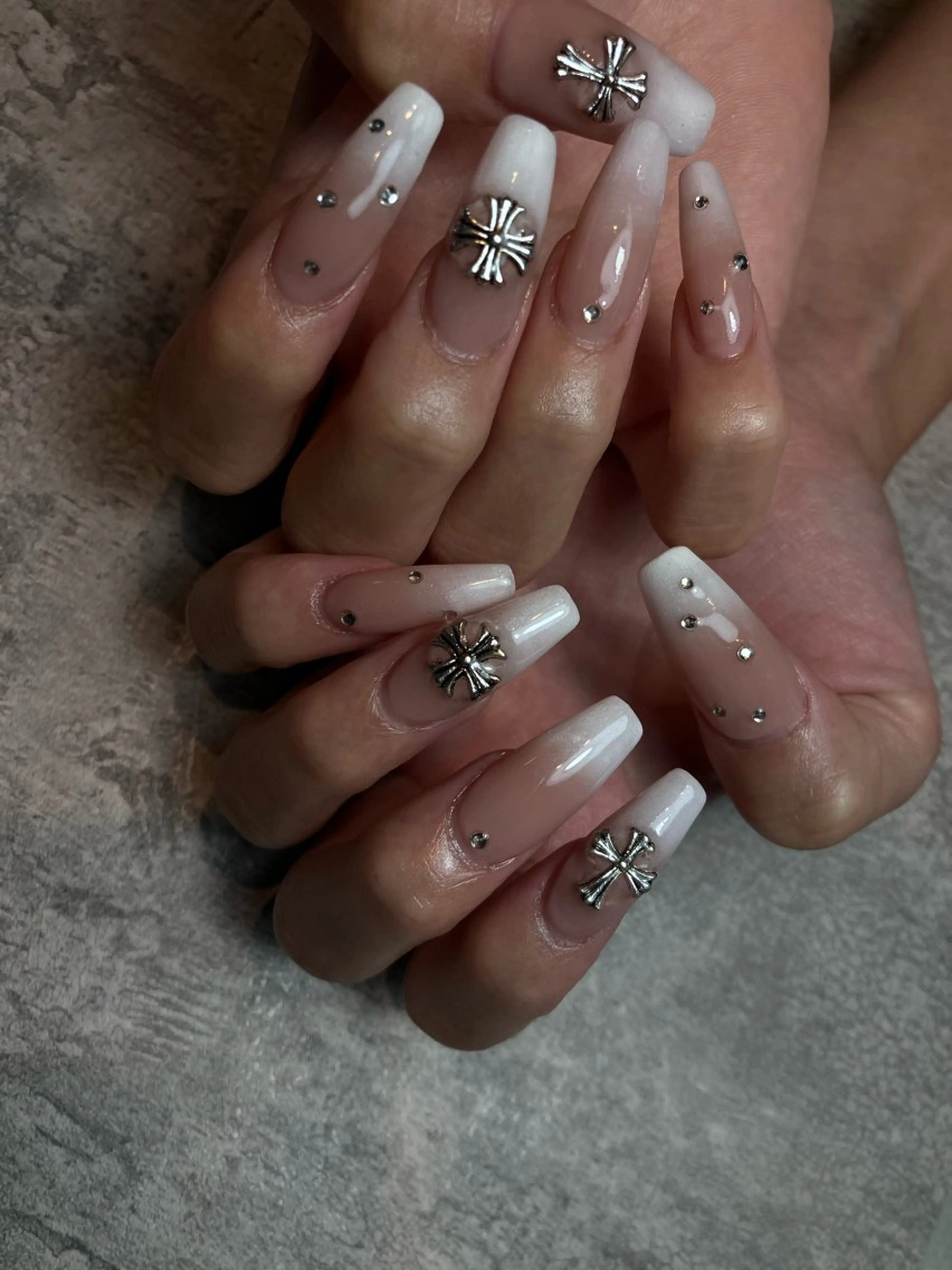 ネイル PEACE minariのネイルデザイン