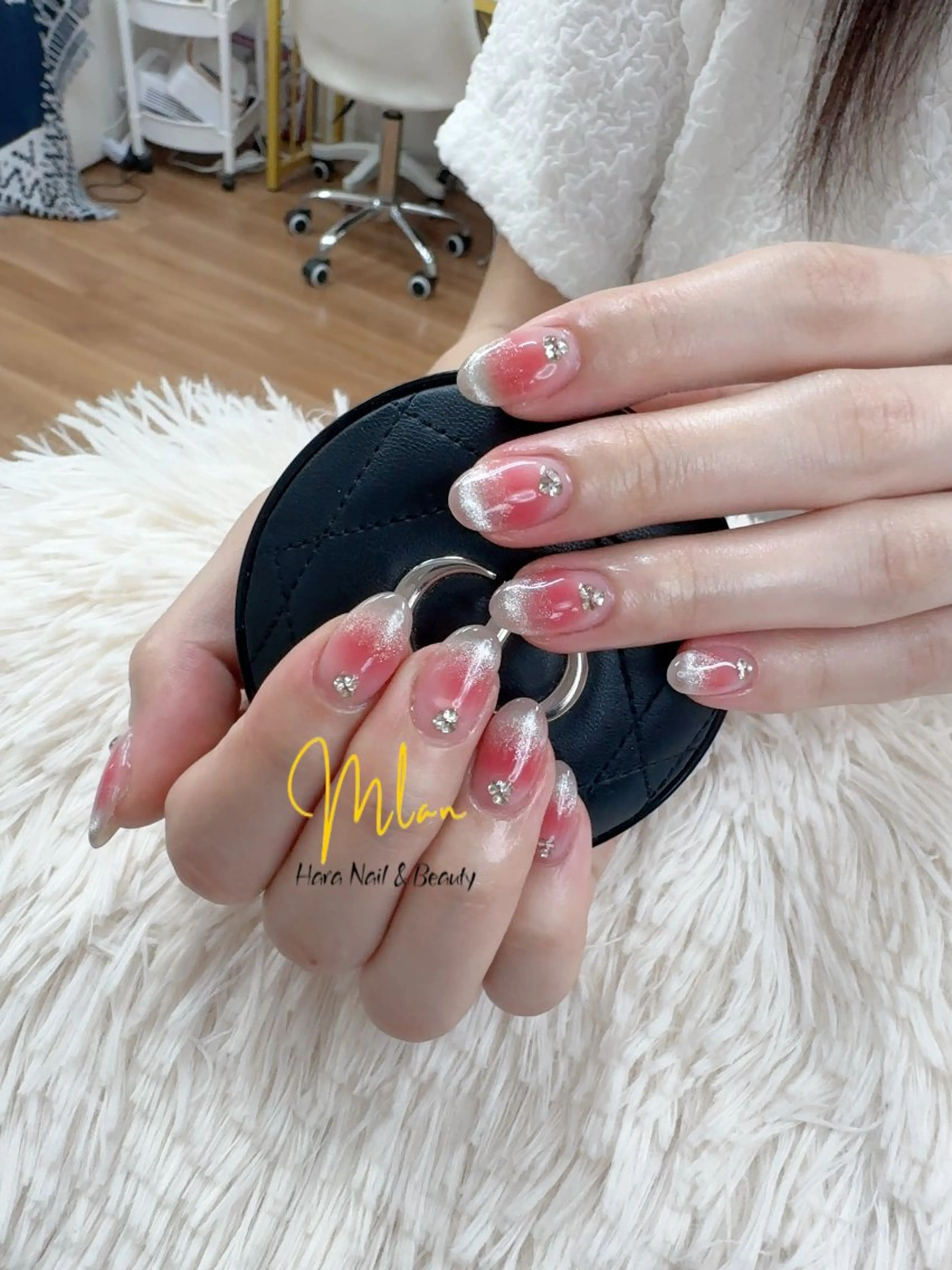 ネイル フットネイル フレンチネイル 韓国ネイル マグネットネイル ニュアンスネイル ハンドネイル Mlan Nailのネイルデザイン