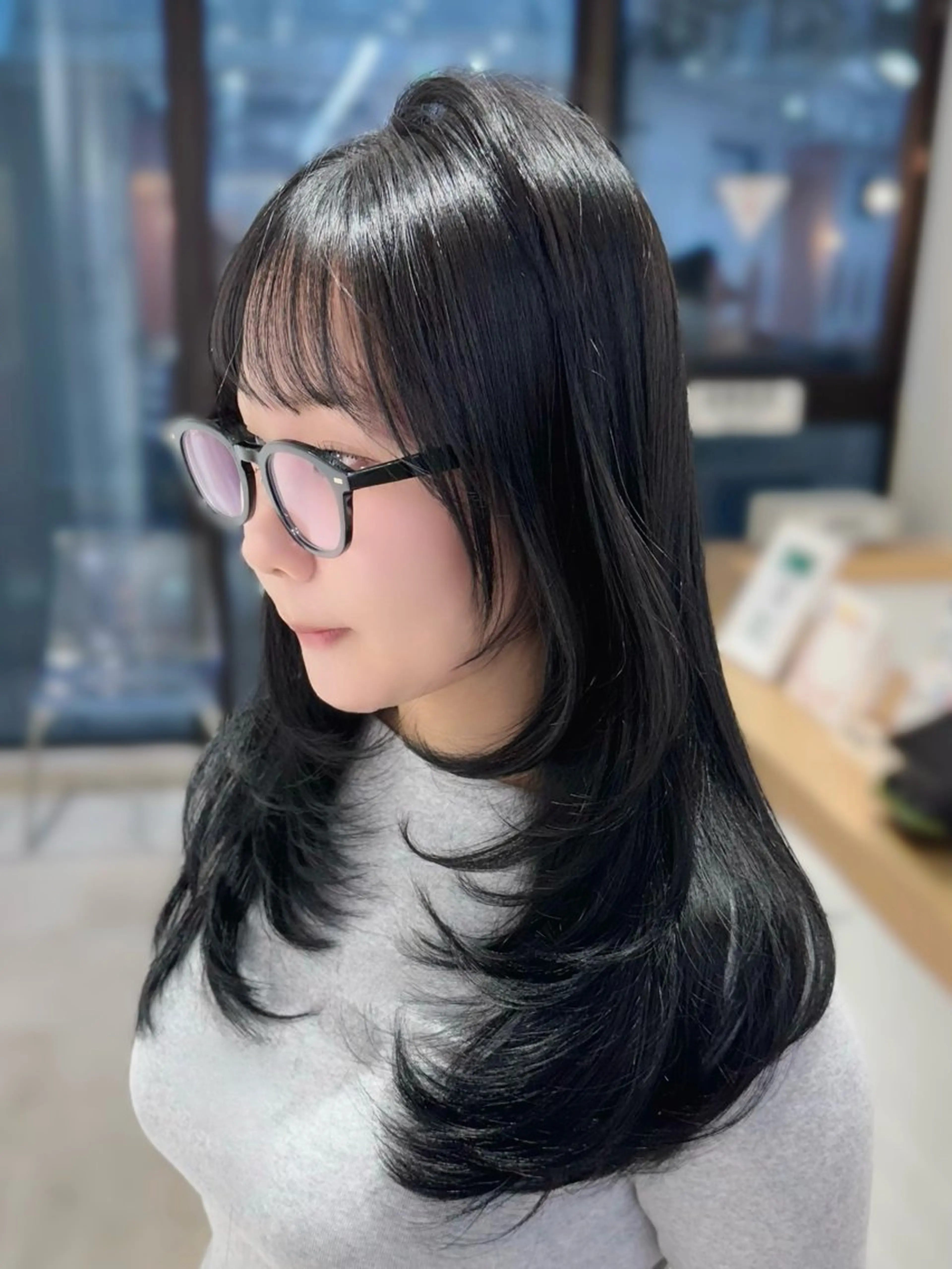 セミロング セミロングレイヤー レイヤーカット ワンホンレイヤー 難波/レイヤーカット zina【辻優也】のヘアスタイル