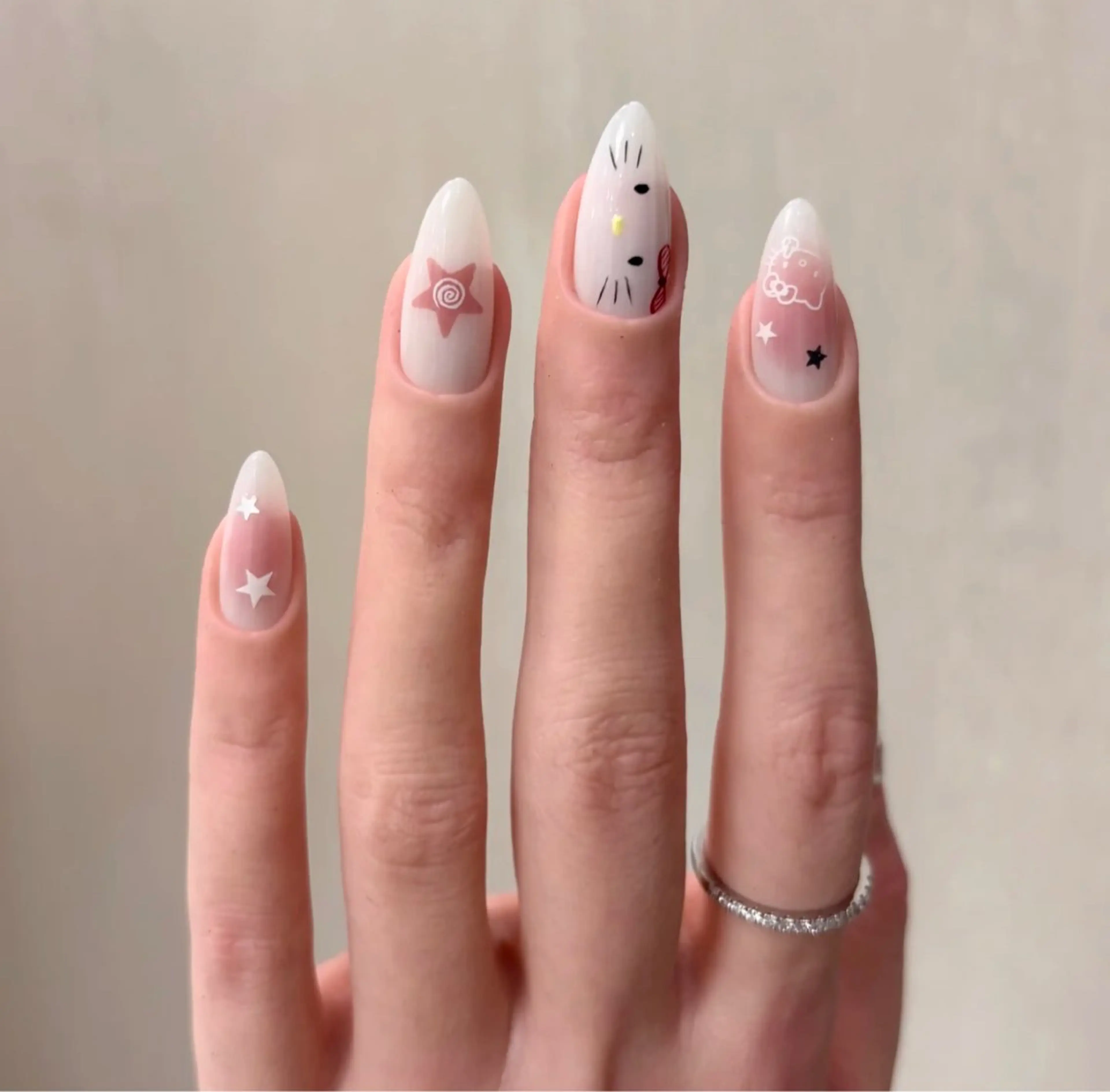 ネイル アートネイル オーロラネイル チークネイル フレンチネイル ガラスフレンチ ハンドネイル 🎀🎀YooLi Nail Salonのネイルデザイン