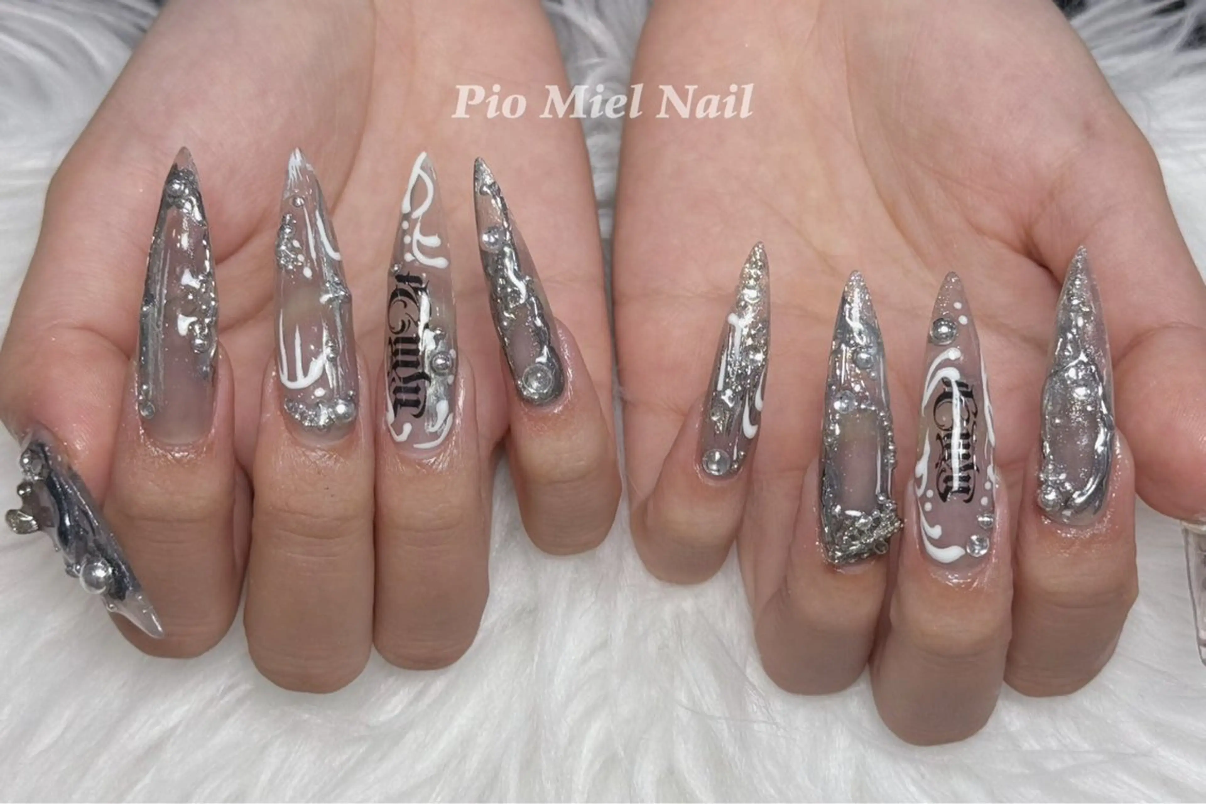 ネイル アートネイル ブラウン 韓国ネイル マグネットネイル ニュアンスネイル ハンドネイル momo 長さだしのネイルデザイン