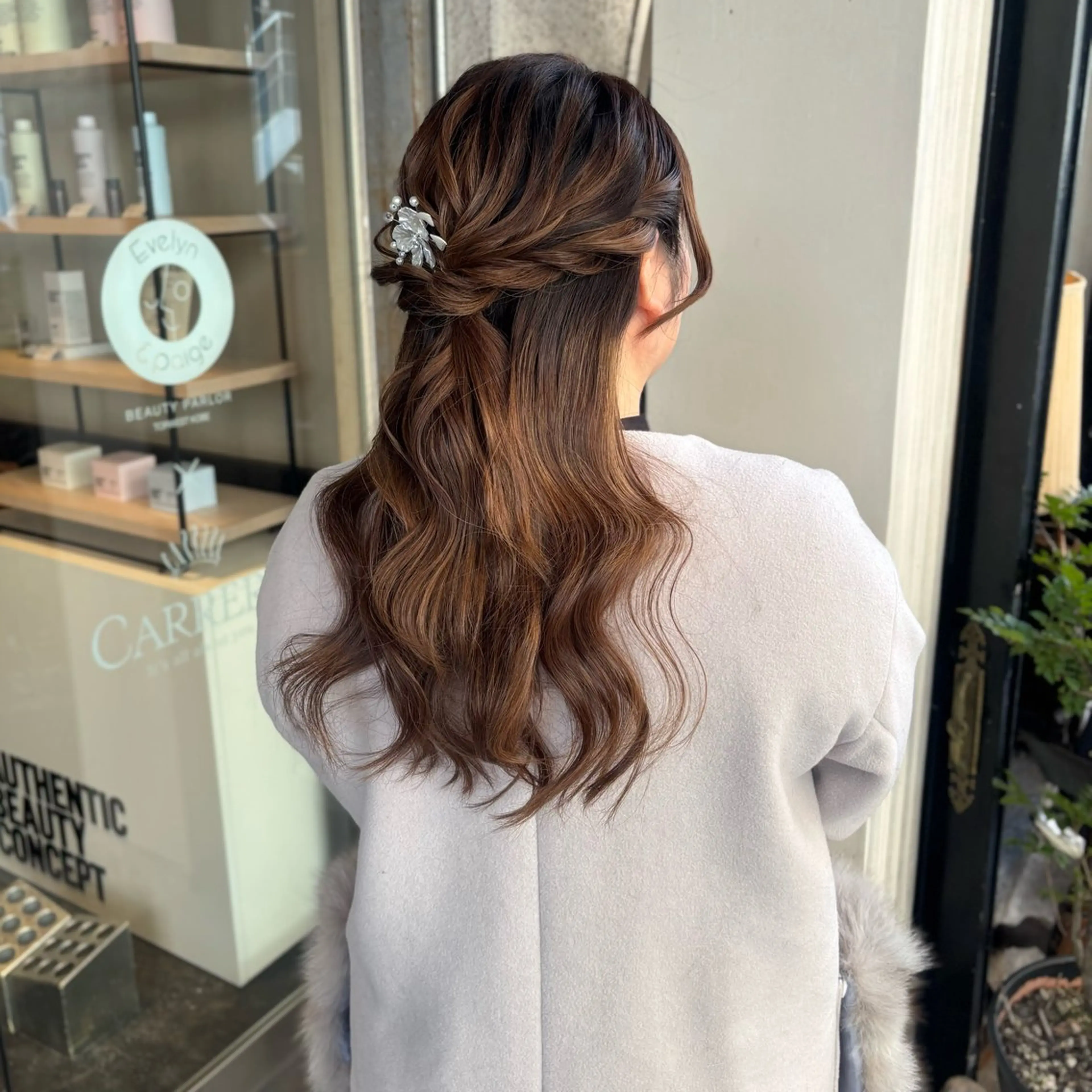 ヘアアレンジ ハーフアップ 髪飾り ヘアセット 芦刈 咲来のヘアスタイル