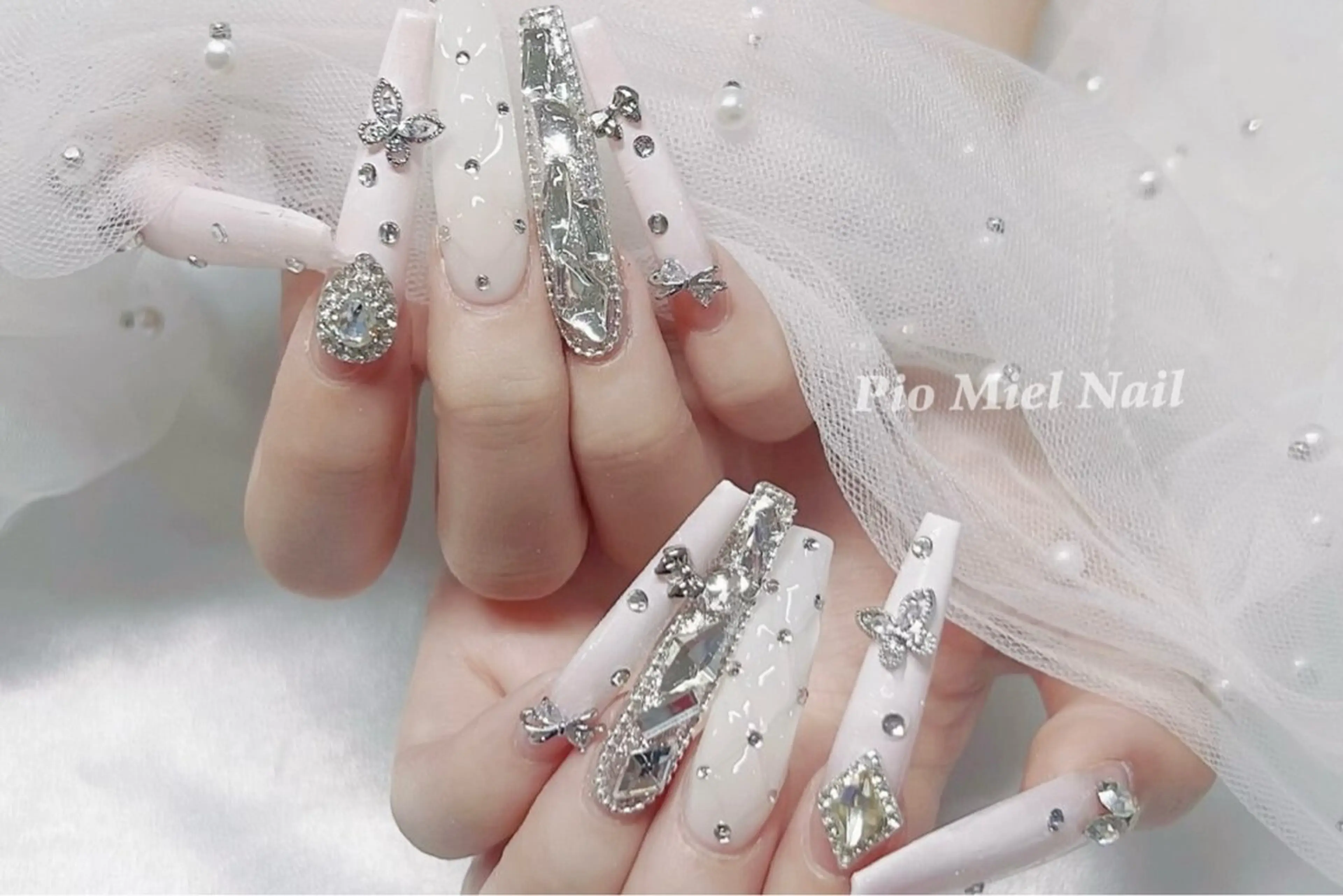 ネイル ハンドネイル ハンドケア Pio Mielのネイルデザイン