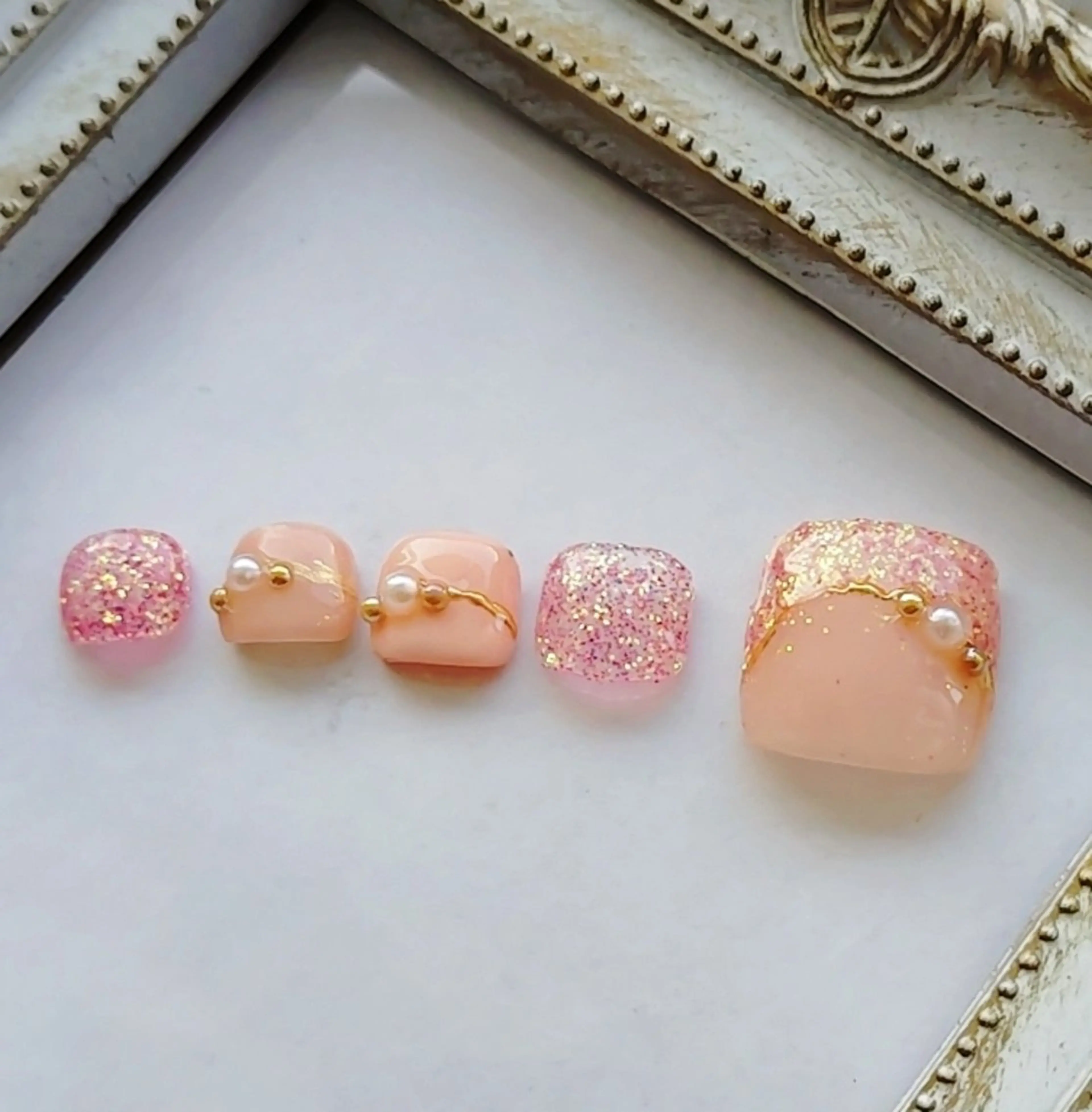 ネイル フレンチネイル ラメ(グリッター) フットネイル Jewel SecretBaseのネイルデザイン